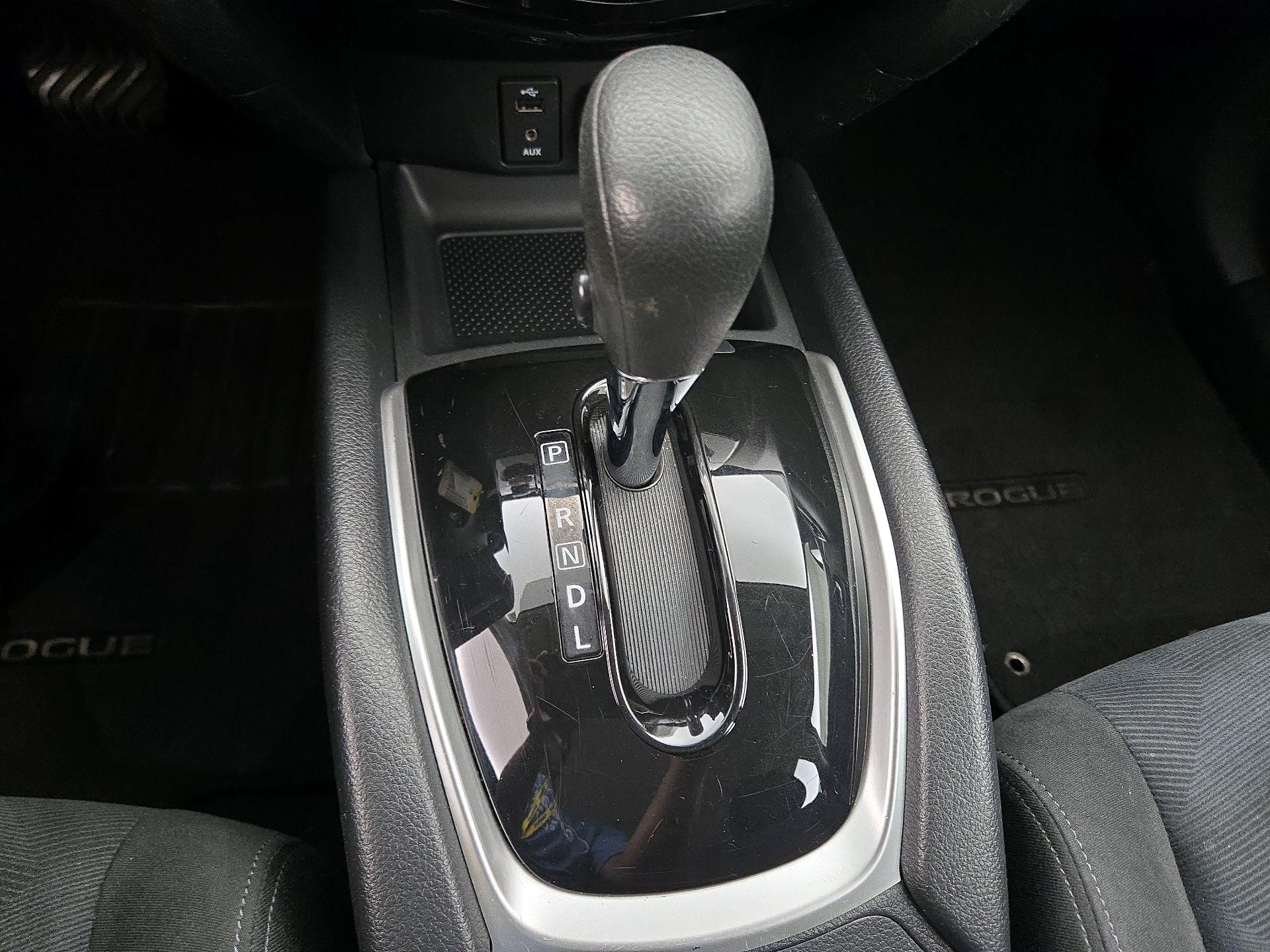 Thumbnail: 2015 Nissan Rogue - 17