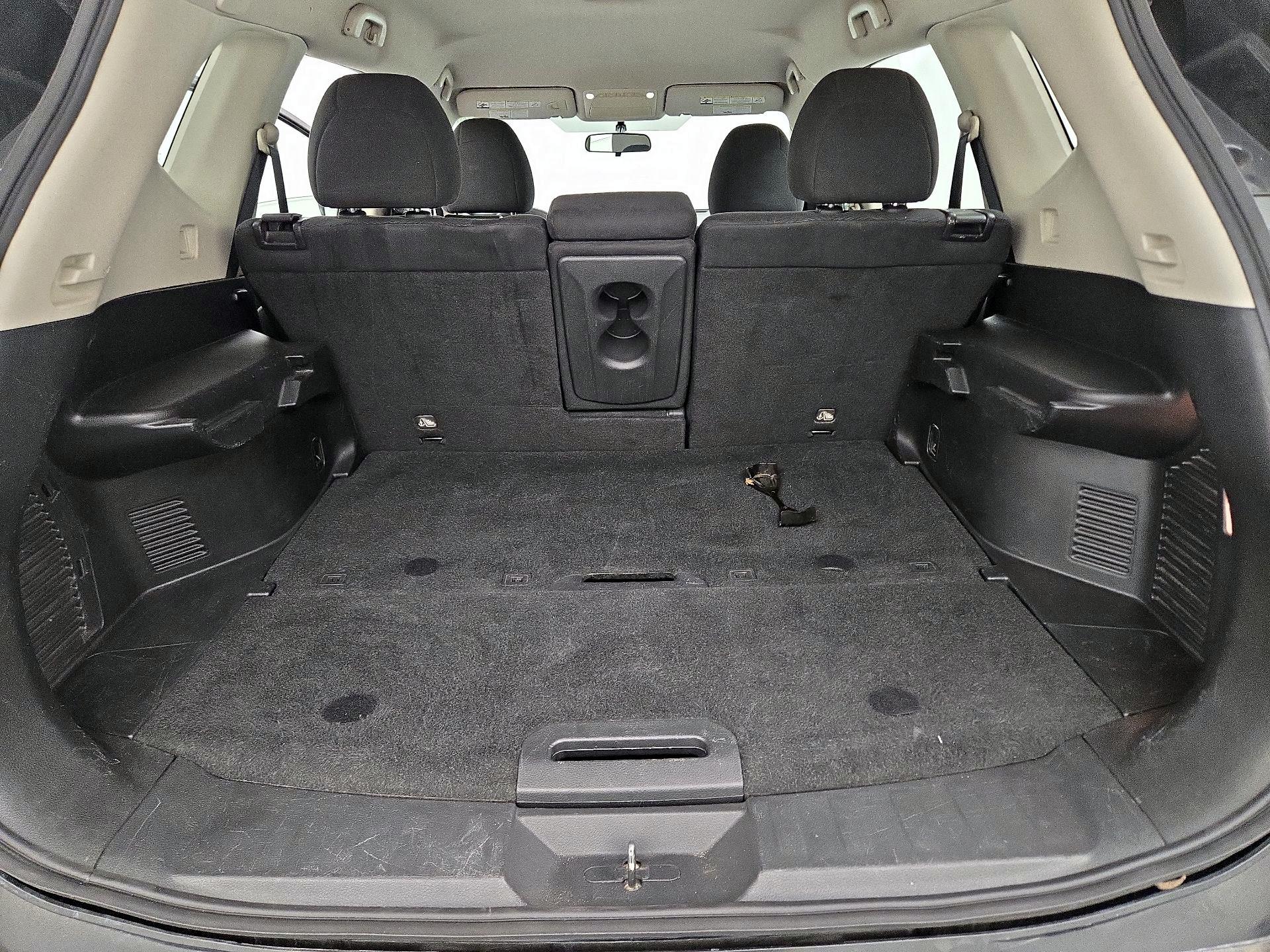 Thumbnail: 2015 Nissan Rogue - 20