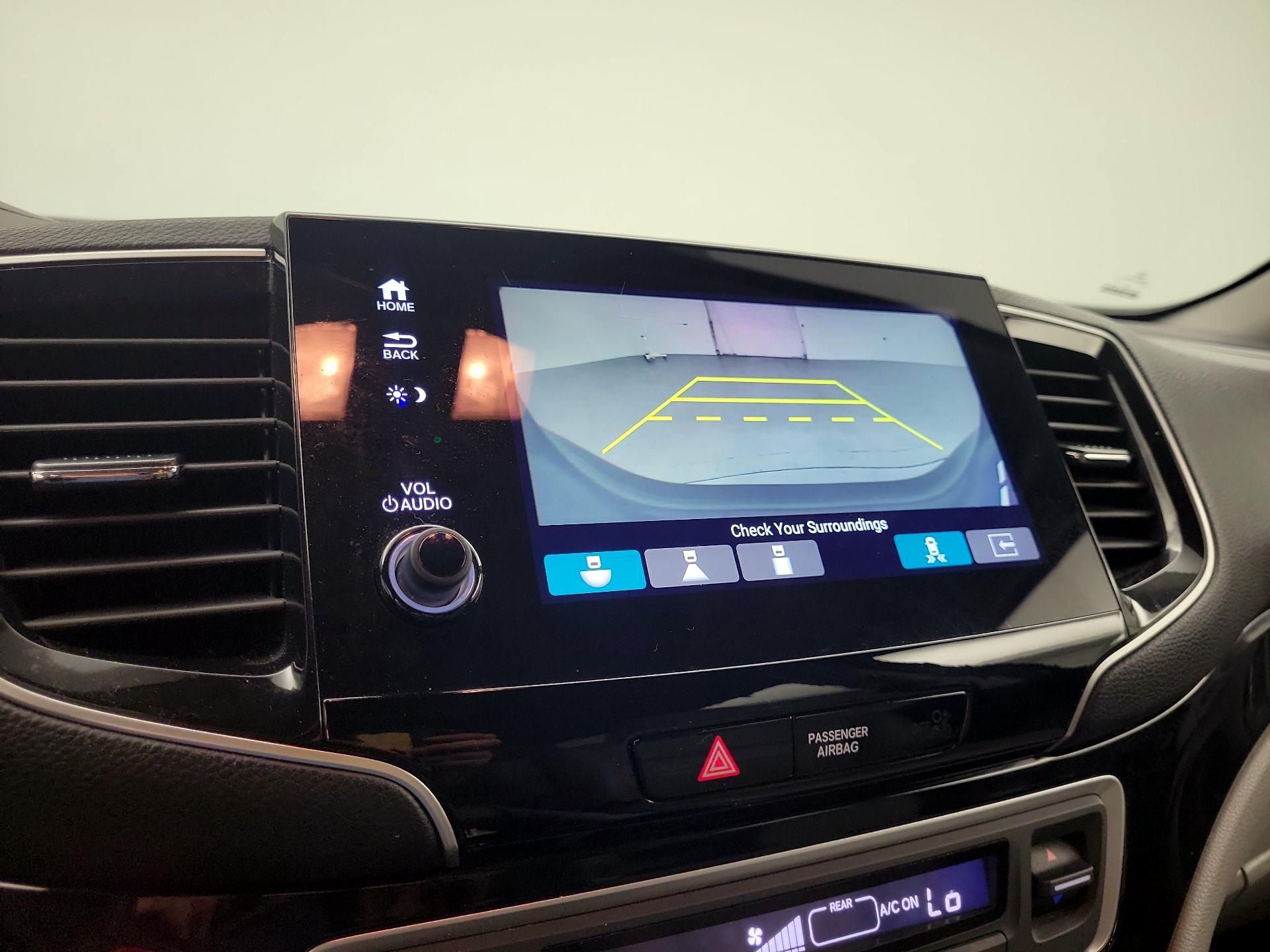 Thumbnail: 2019 Honda Pilot - 14