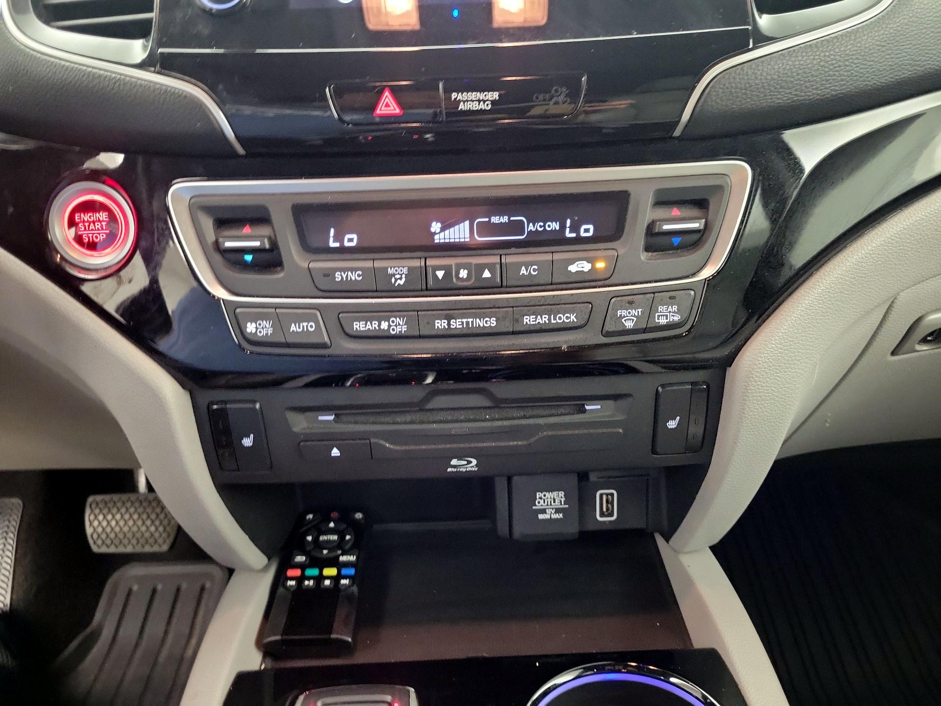 Thumbnail: 2019 Honda Pilot - 16