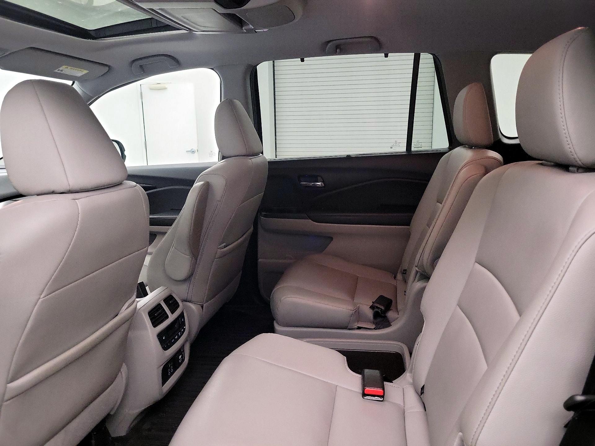 Thumbnail: 2019 Honda Pilot - 20