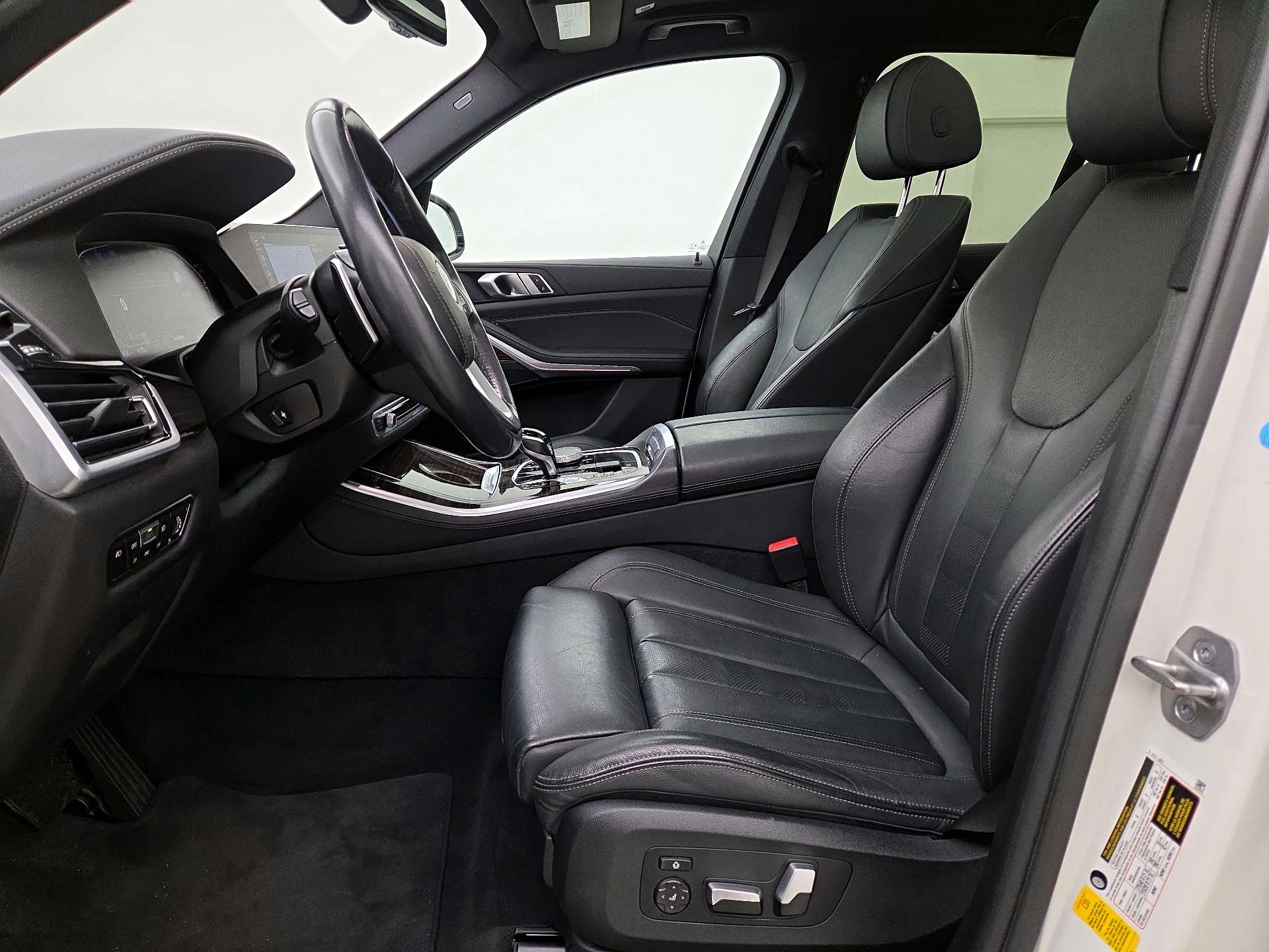 Thumbnail: 2021 BMW X5 - 11