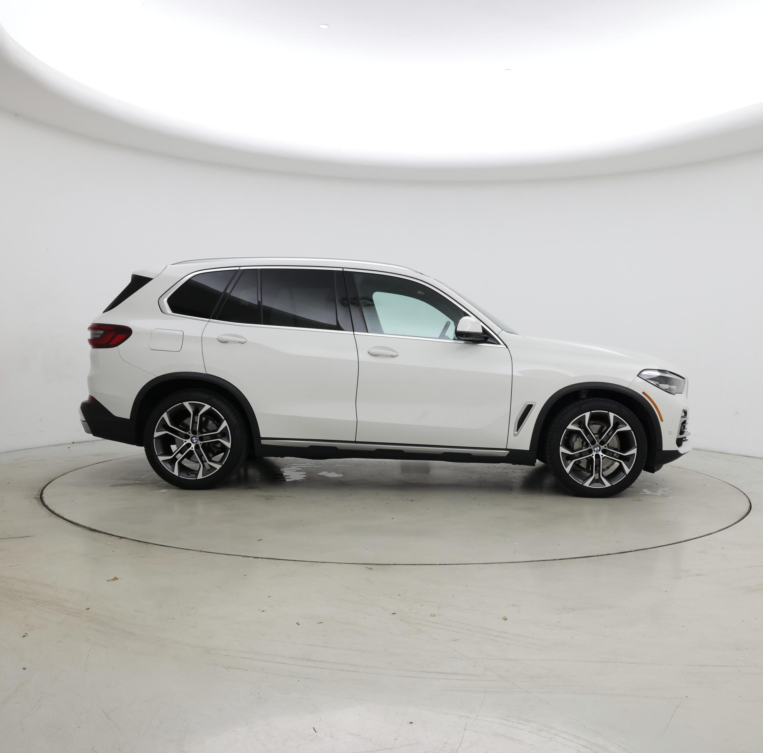 Thumbnail: 2021 BMW X5 - 7