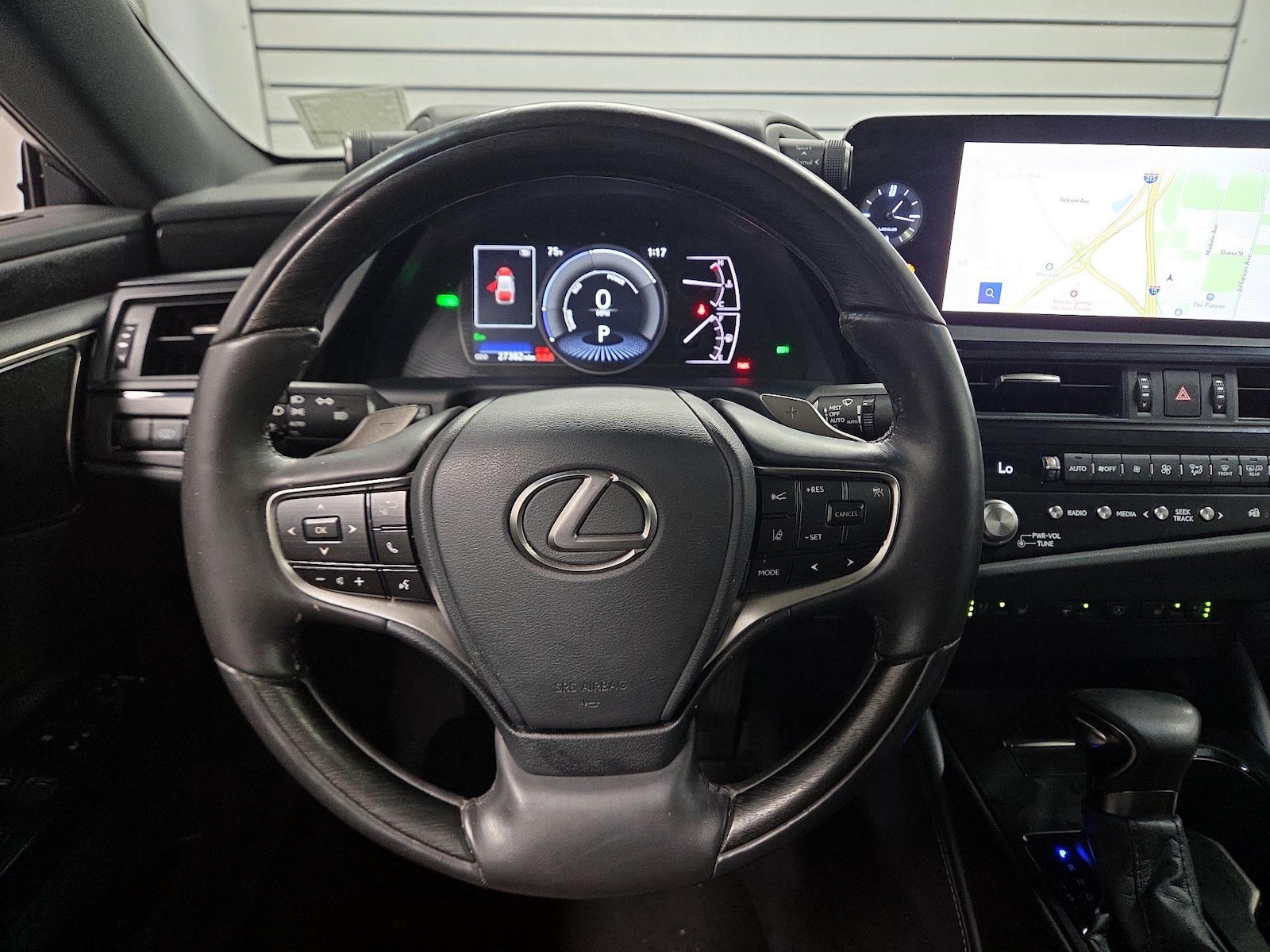 2025 Lexus ES Hybrid 300h Luxury - Photo 11