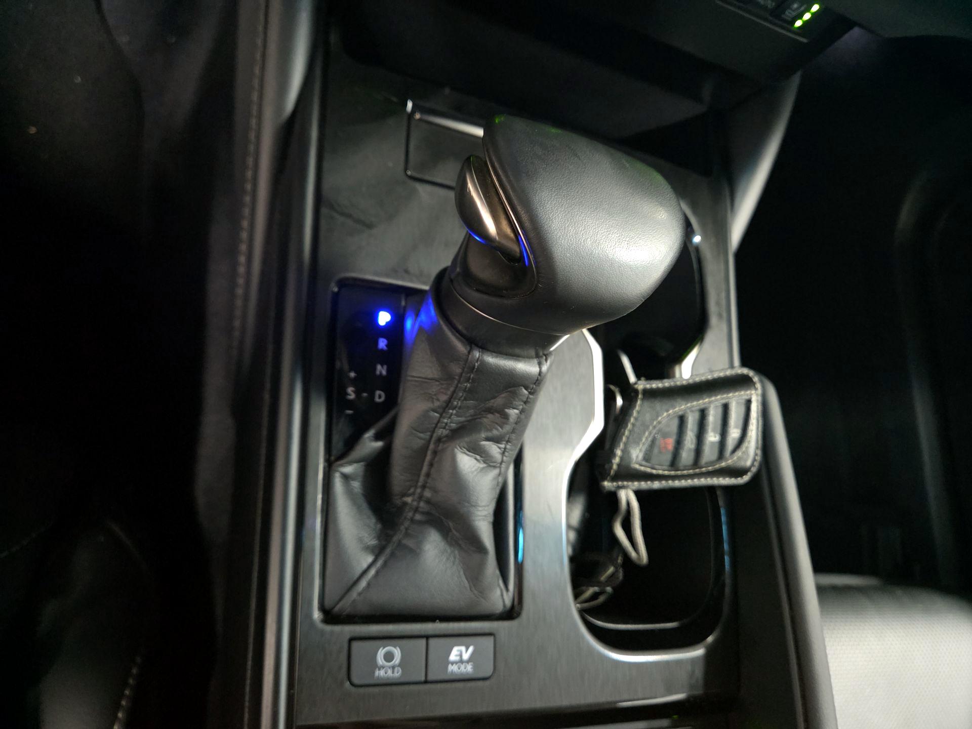 Thumbnail: 2025 Lexus ES - 18