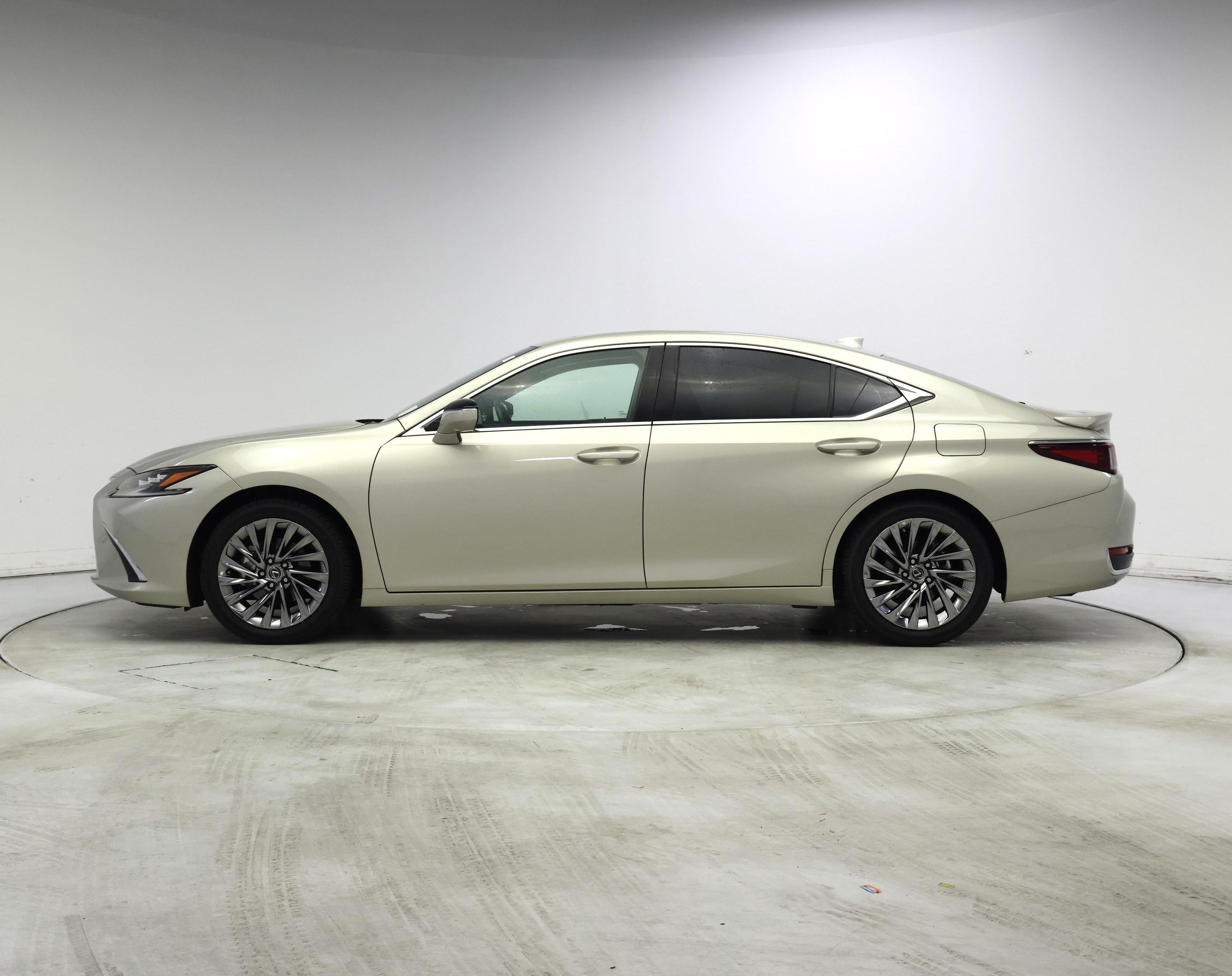Thumbnail: 2025 Lexus ES - 3