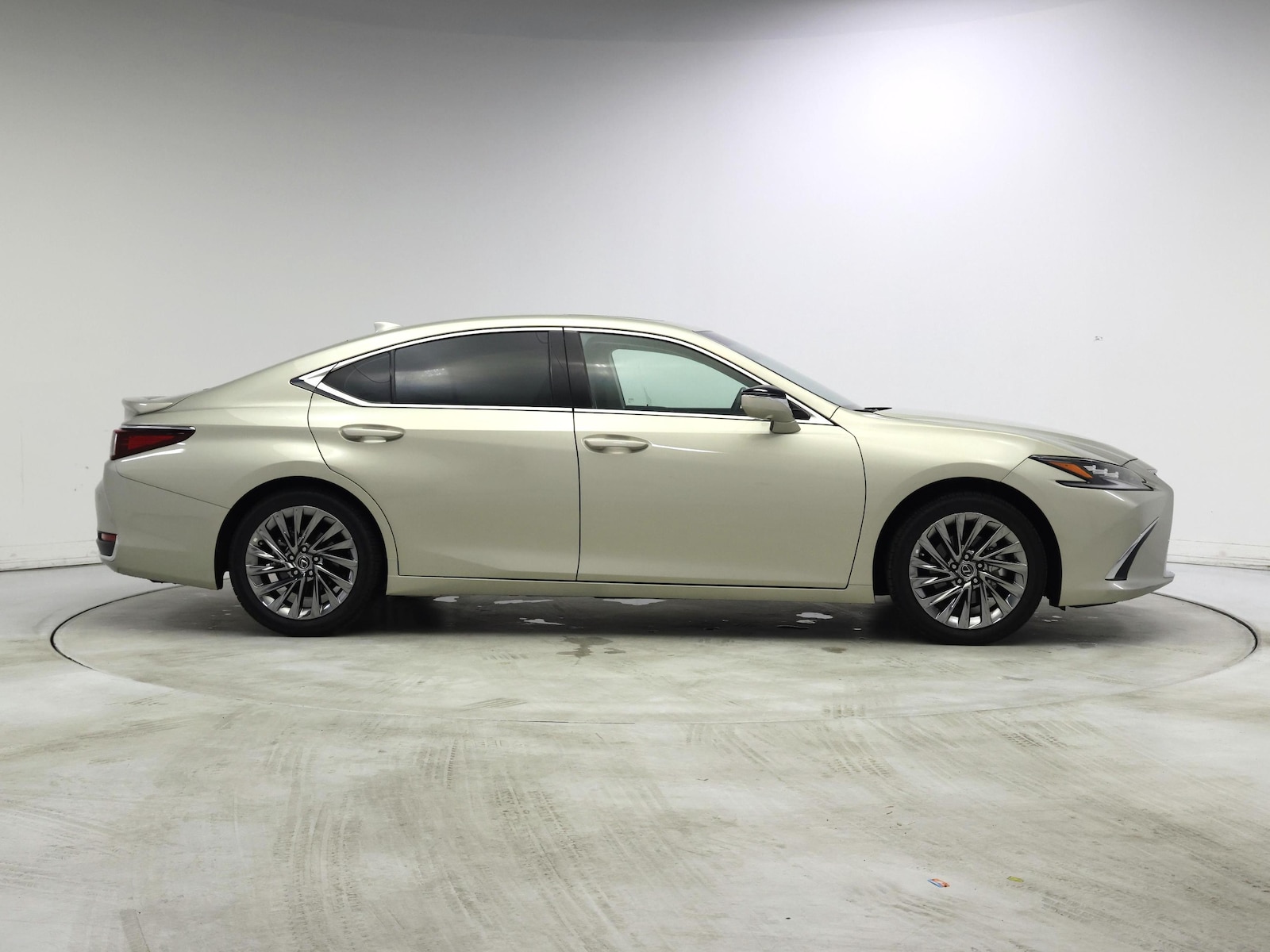2025 Lexus ES Hybrid 300h Luxury - Photo 8