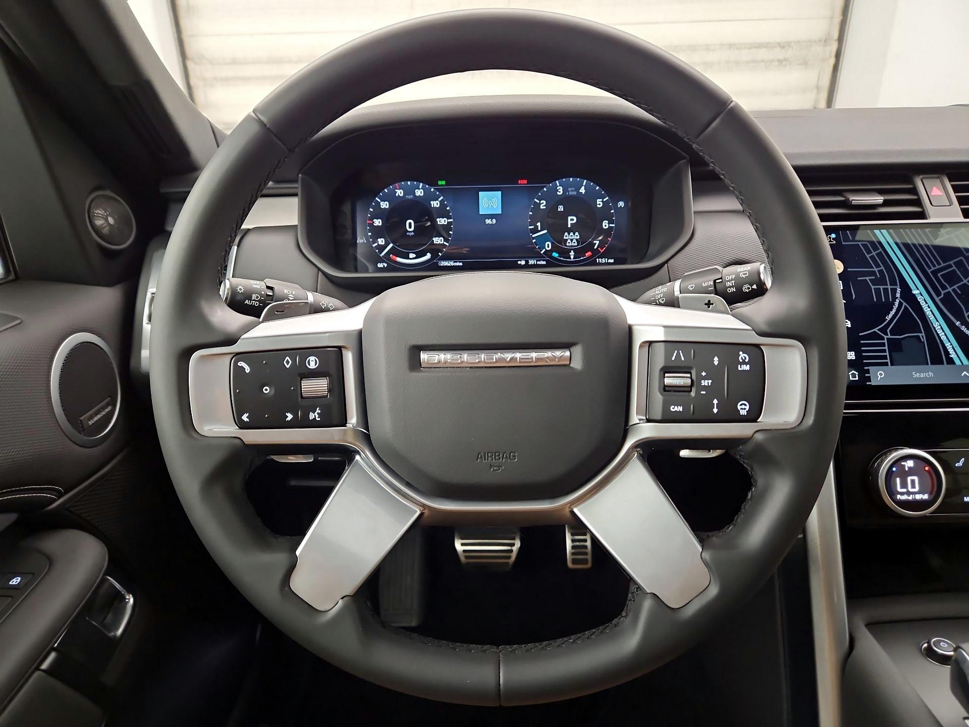 Thumbnail: 2025 Land Rover Discovery - 10