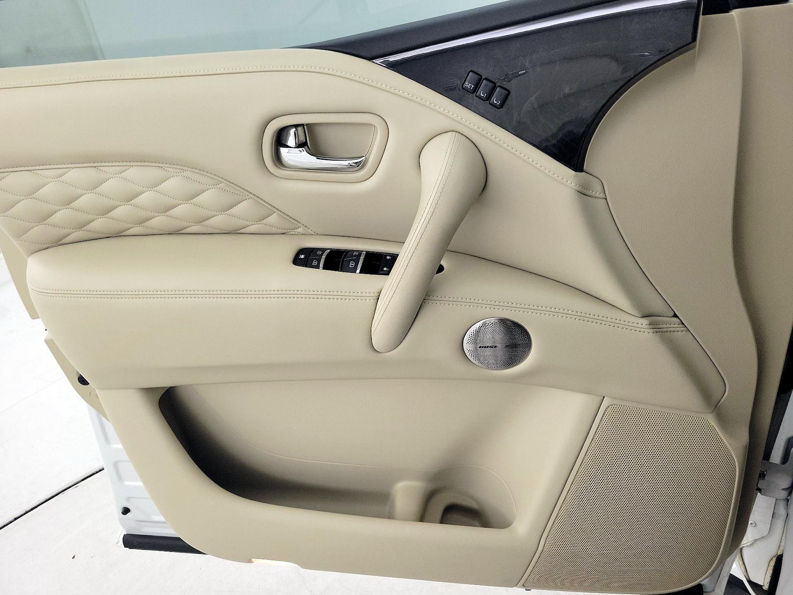 2023 INFINITI QX80 Sensory 4WD - Photo 13