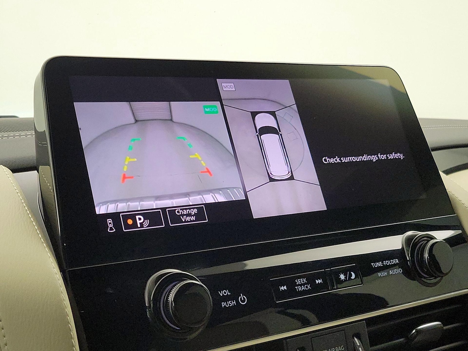 2023 INFINITI QX80 Sensory 4WD - Photo 16