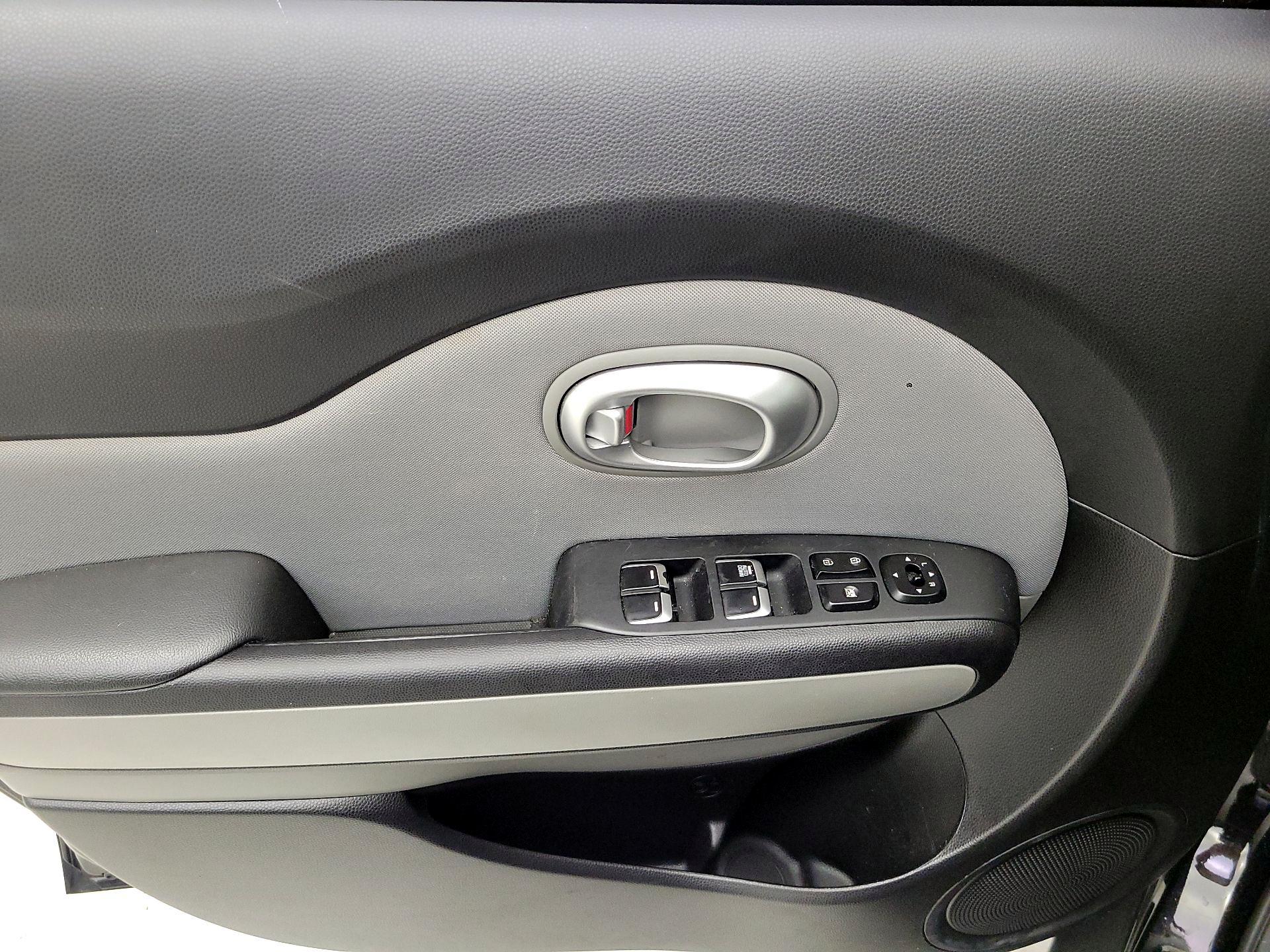 Thumbnail: 2019 Kia Soul - 12