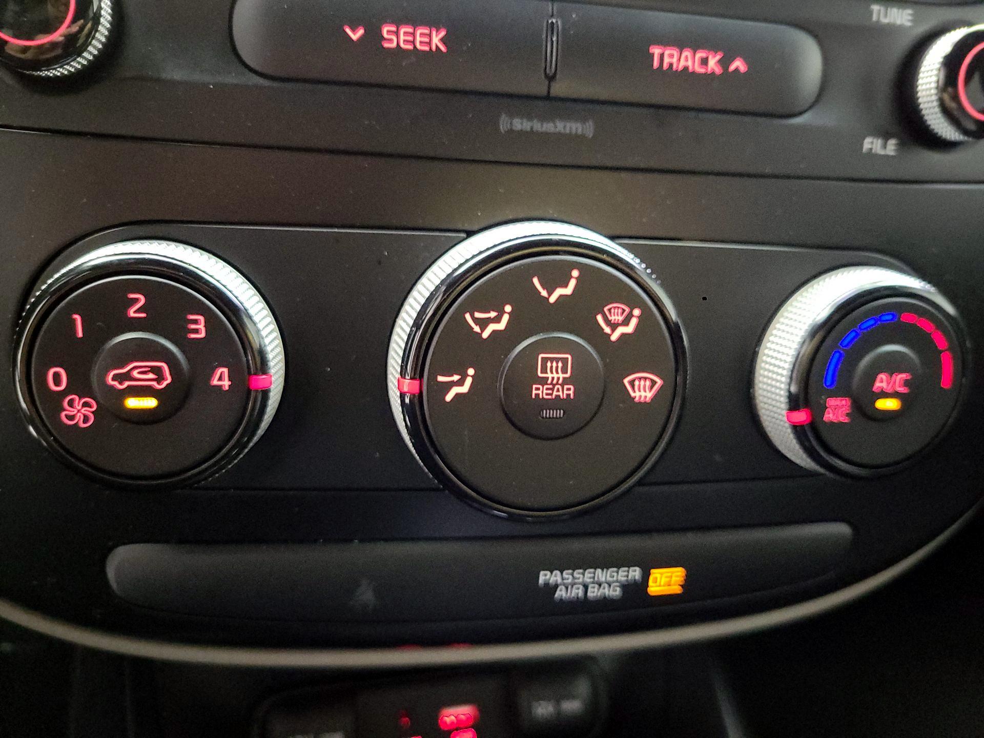 Thumbnail: 2019 Kia Soul - 16
