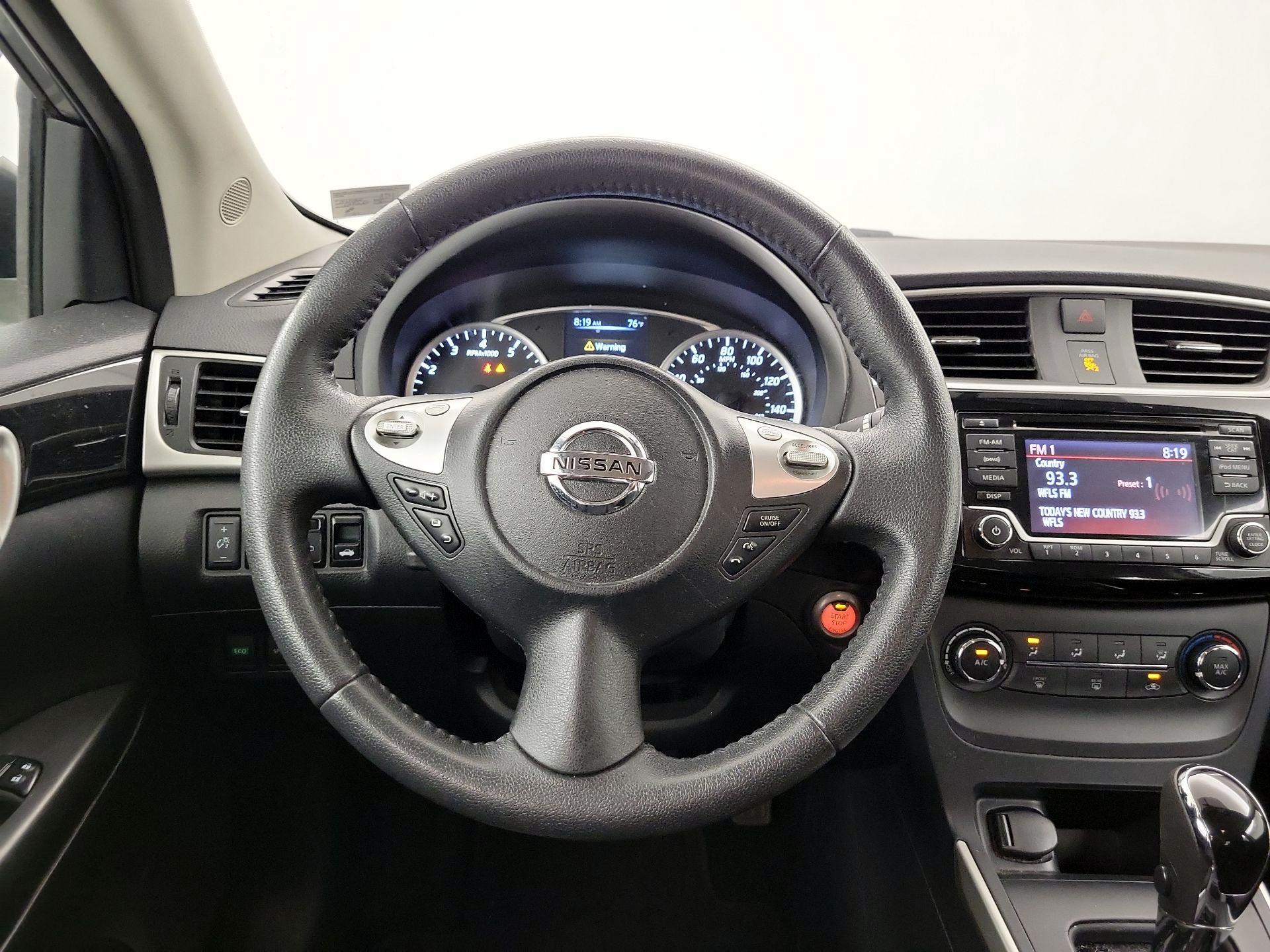 Thumbnail: 2017 Nissan Sentra - 10