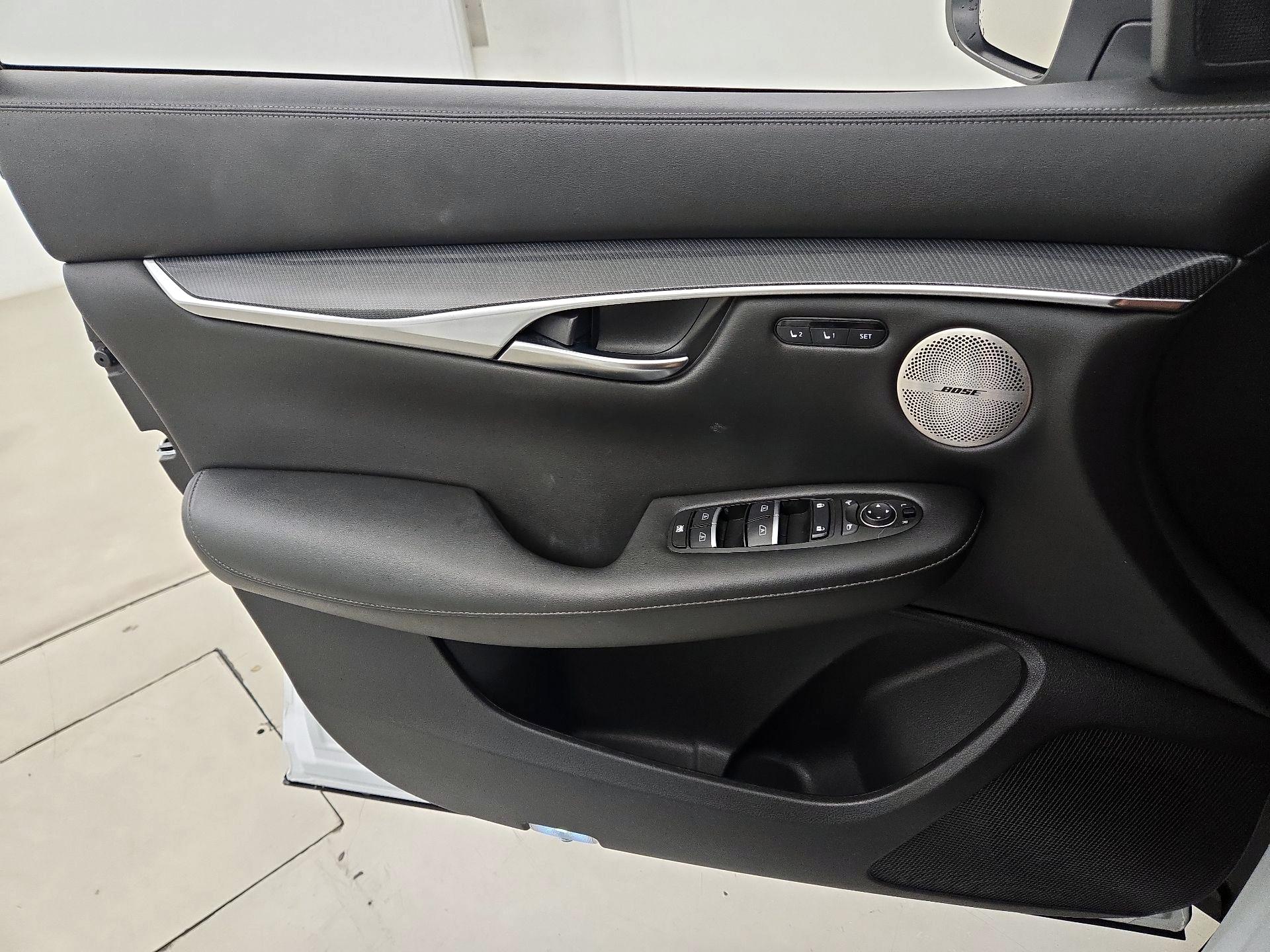 Thumbnail: 2023 INFINITI QX50 - 12