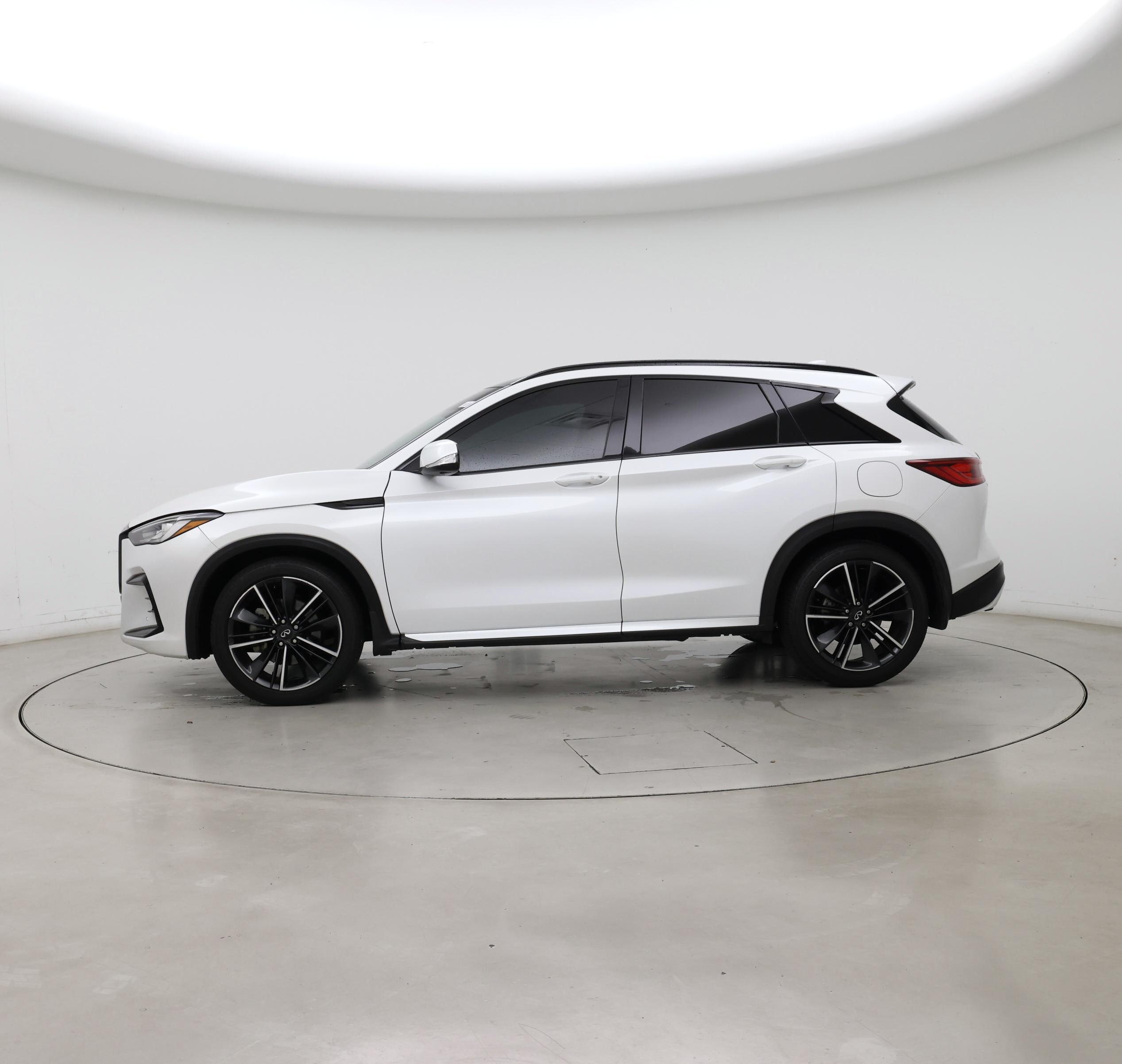 Thumbnail: 2023 INFINITI QX50 - 3