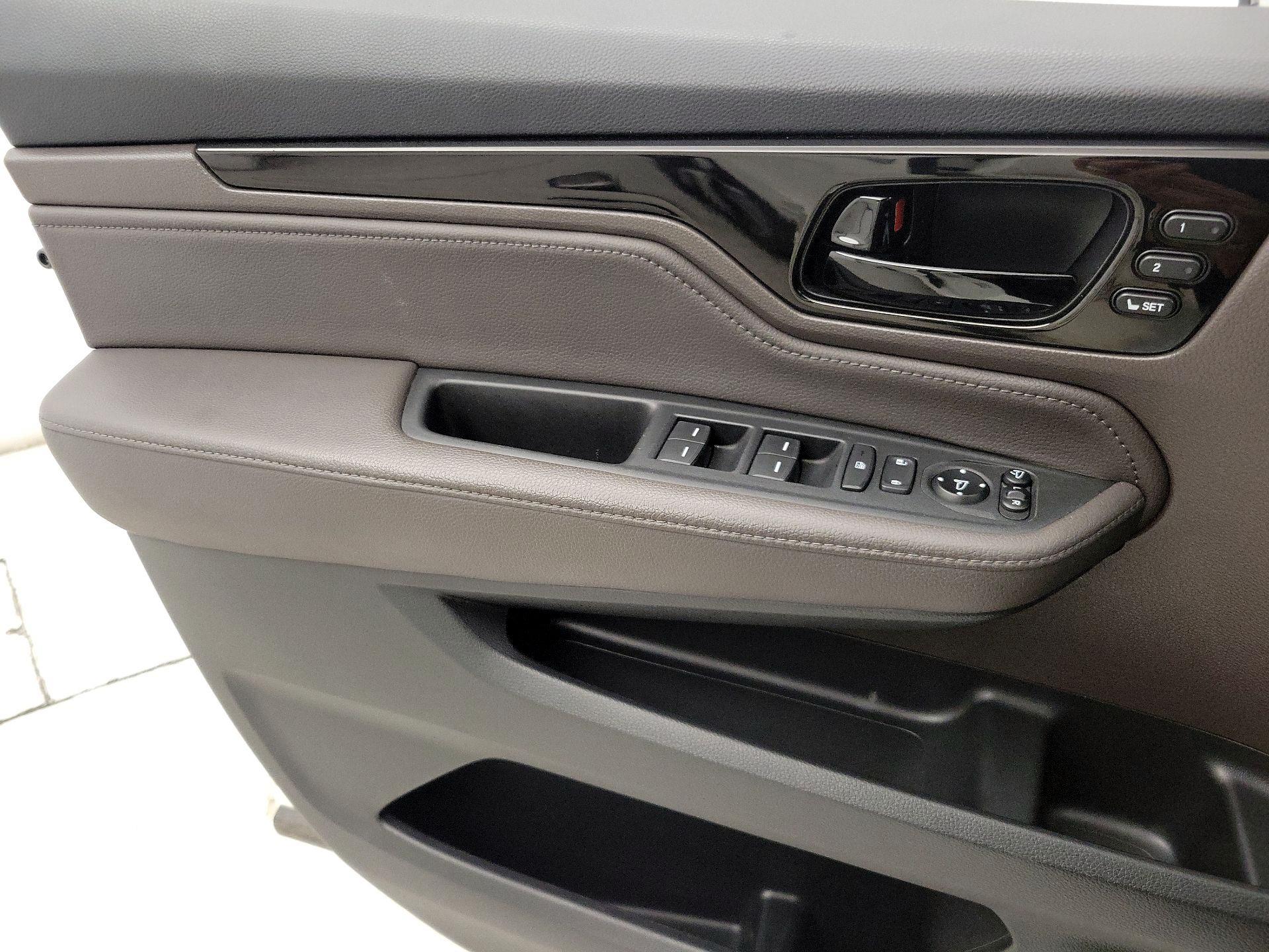 Thumbnail: 2018 Honda Odyssey - 12