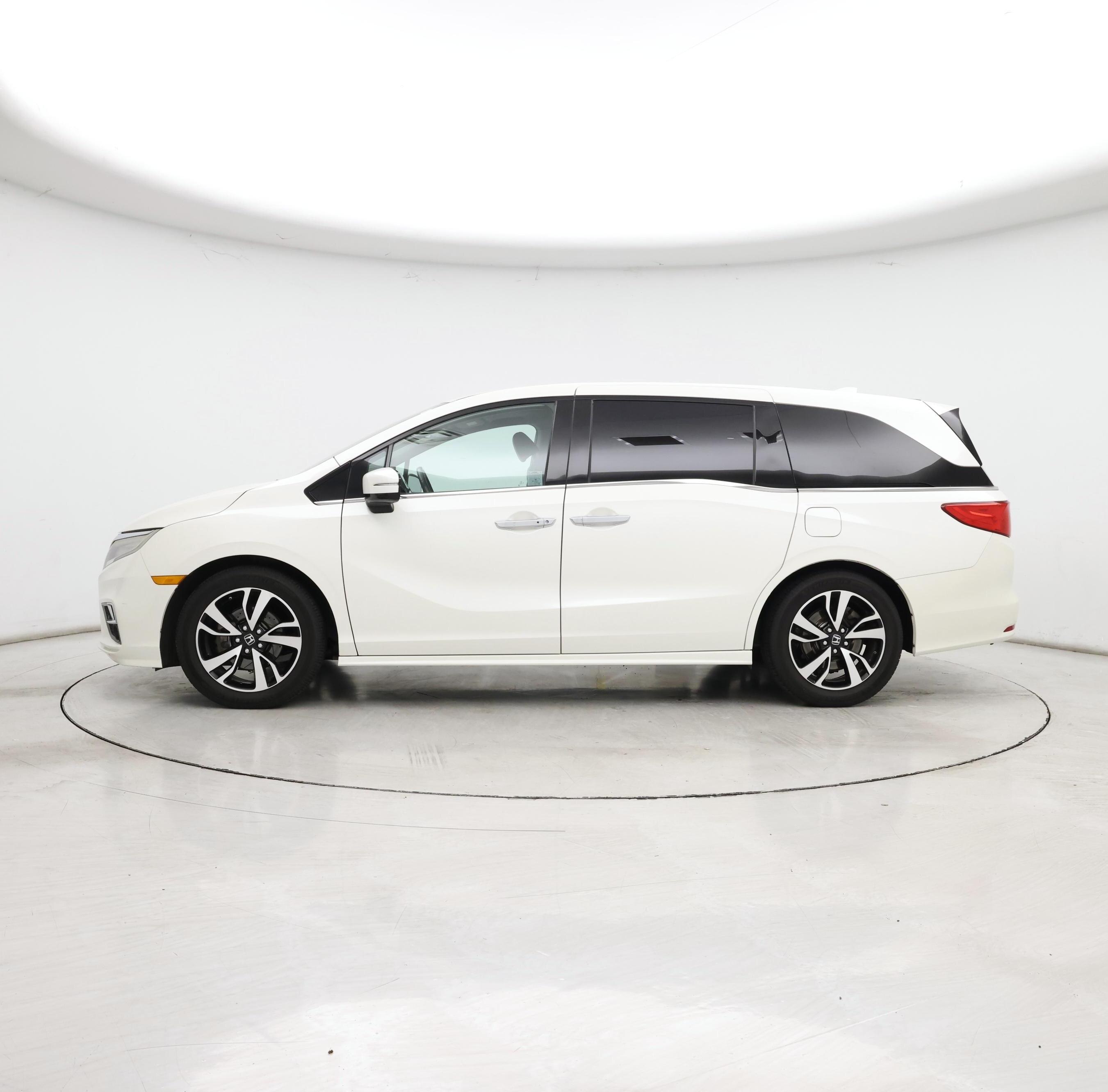Thumbnail: 2018 Honda Odyssey - 3