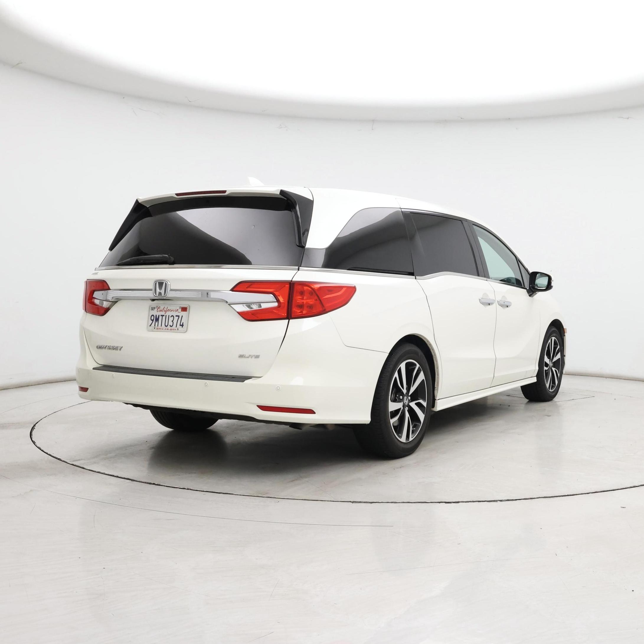 Thumbnail: 2018 Honda Odyssey - 8