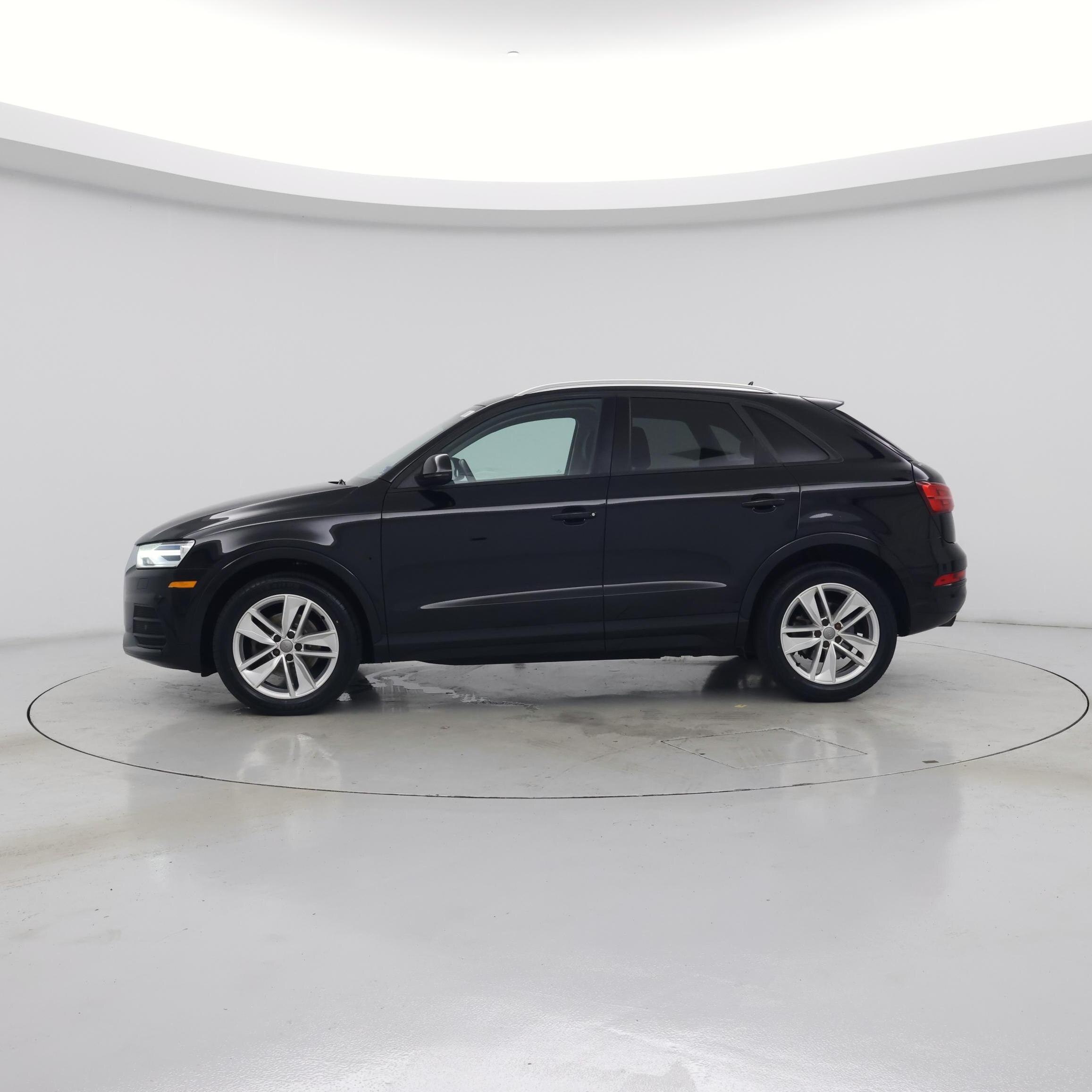 Thumbnail: 2017 Audi Q3 - 3