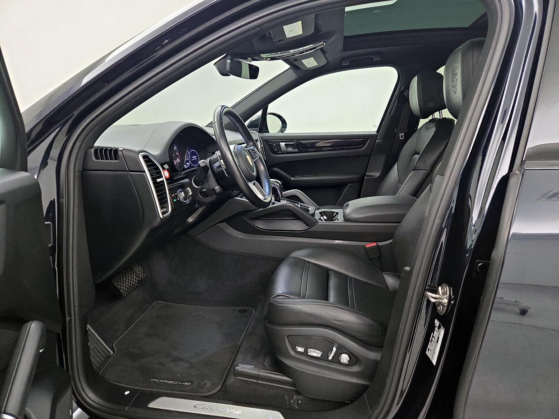 Thumbnail: 2020 Porsche Cayenne - 11