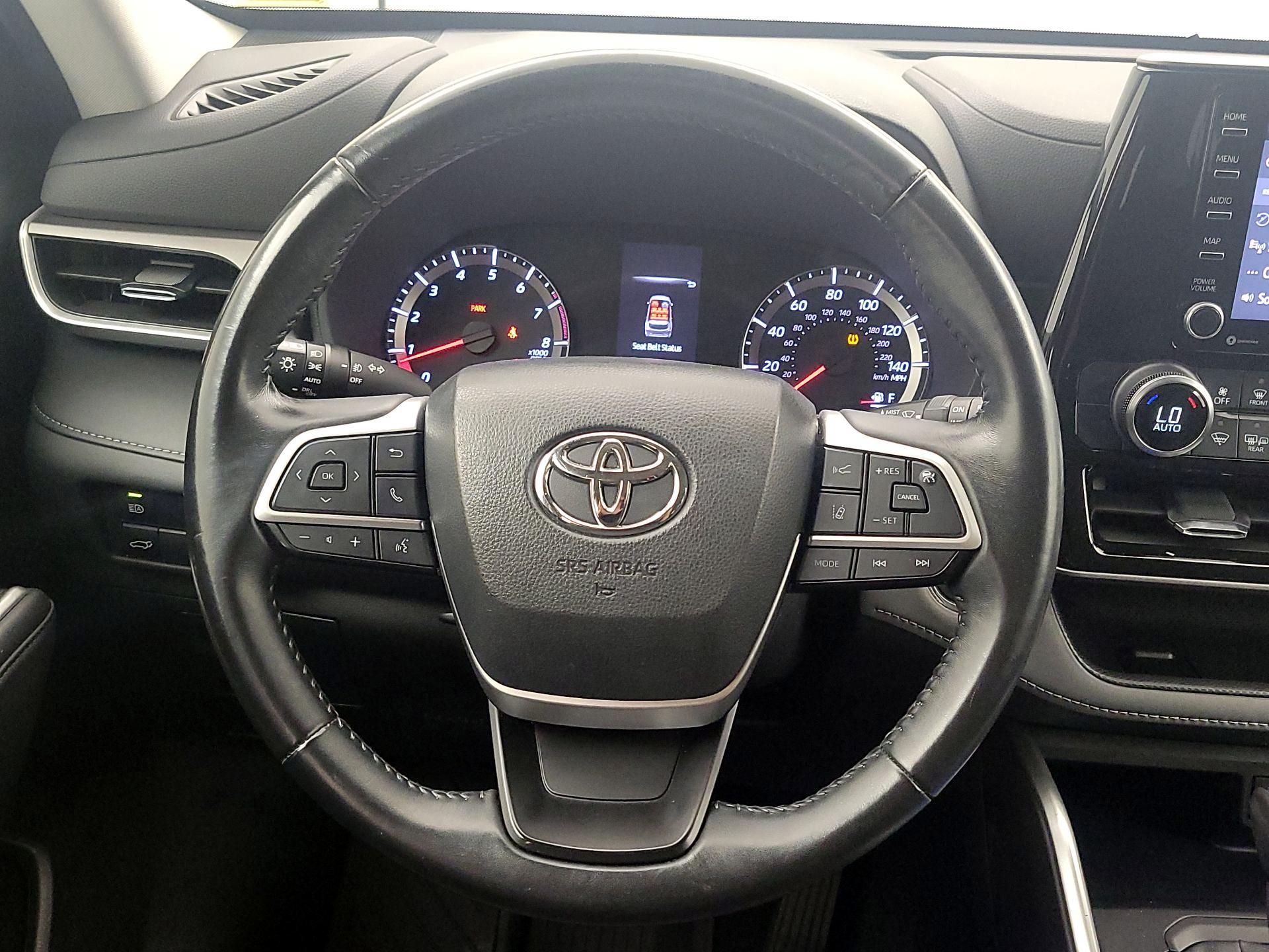 Thumbnail: 2022 Toyota Highlander - 10