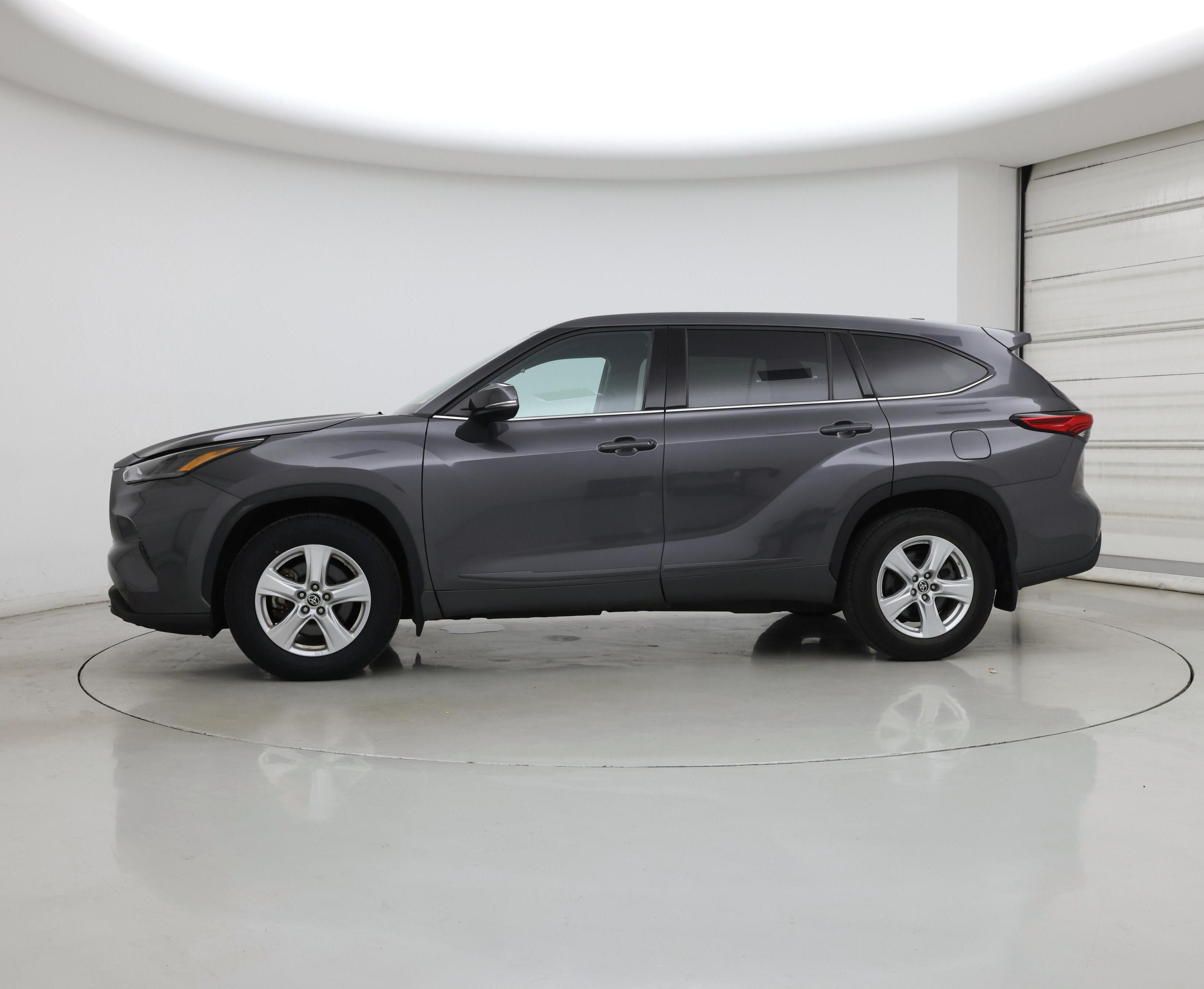 Thumbnail: 2022 Toyota Highlander - 3