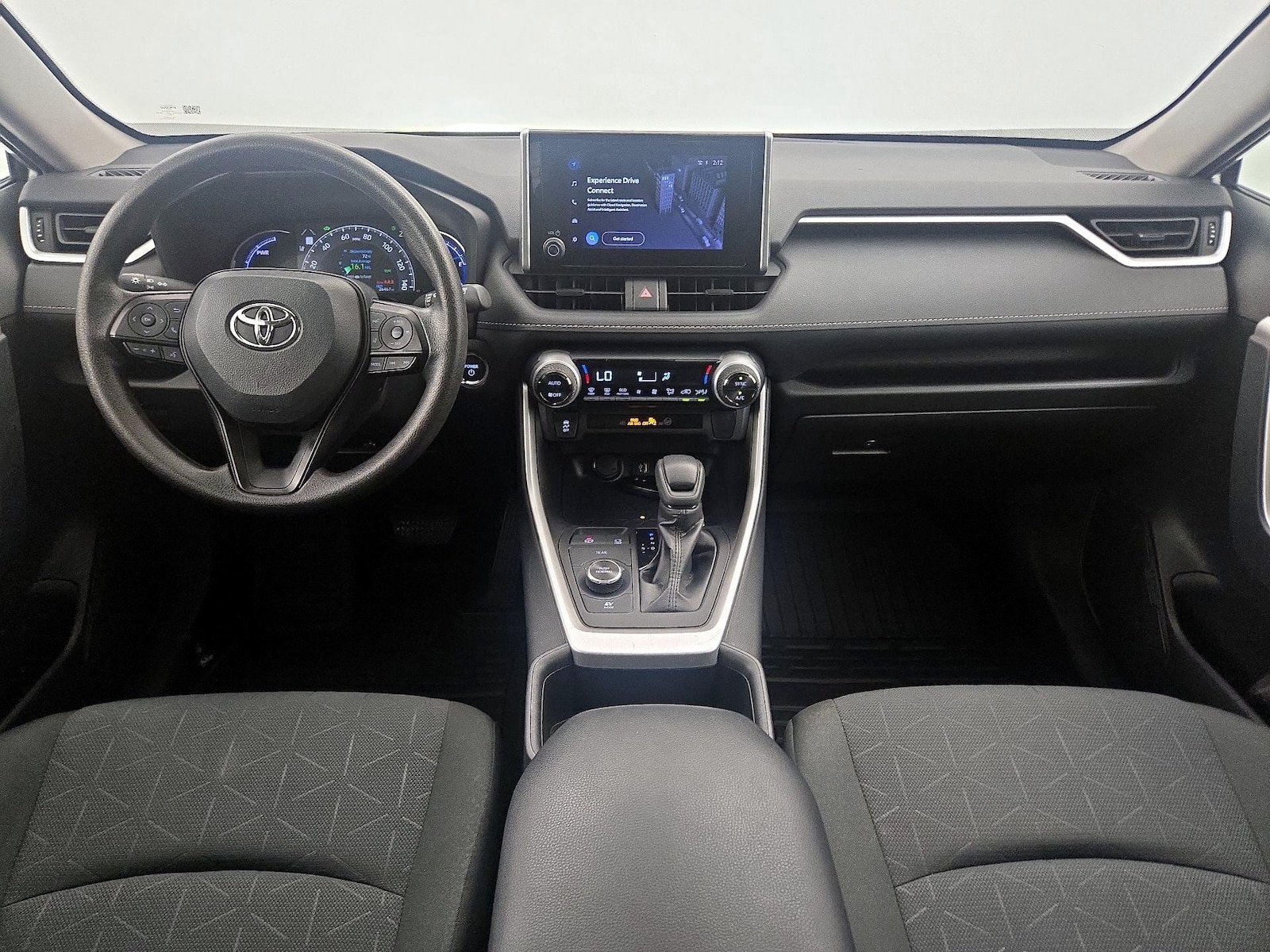 2025 Toyota RAV4 XLE - Photo 10