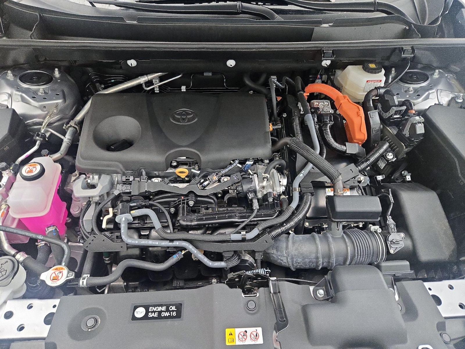 2025 Toyota RAV4 XLE - Photo 22
