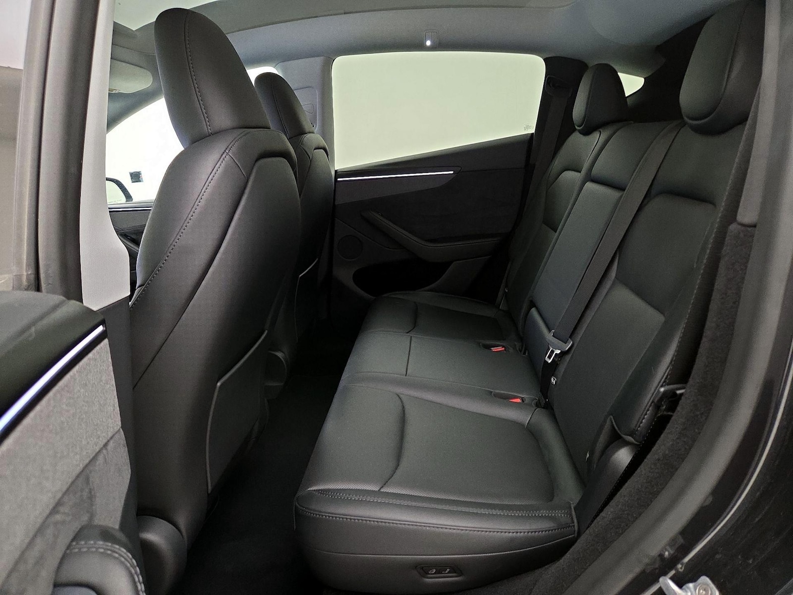 2026 Tesla Model Y Long Range - Photo 21