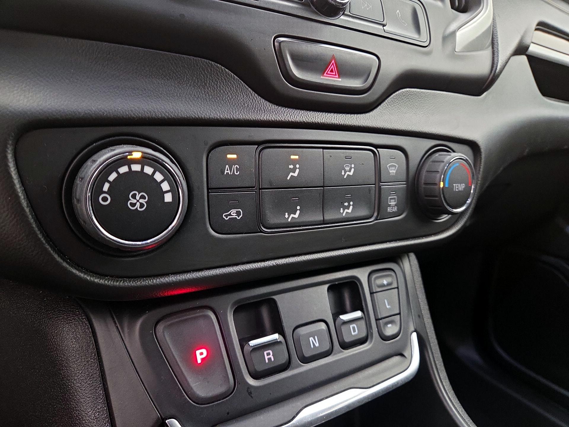 Thumbnail: 2020 GMC Terrain - 16