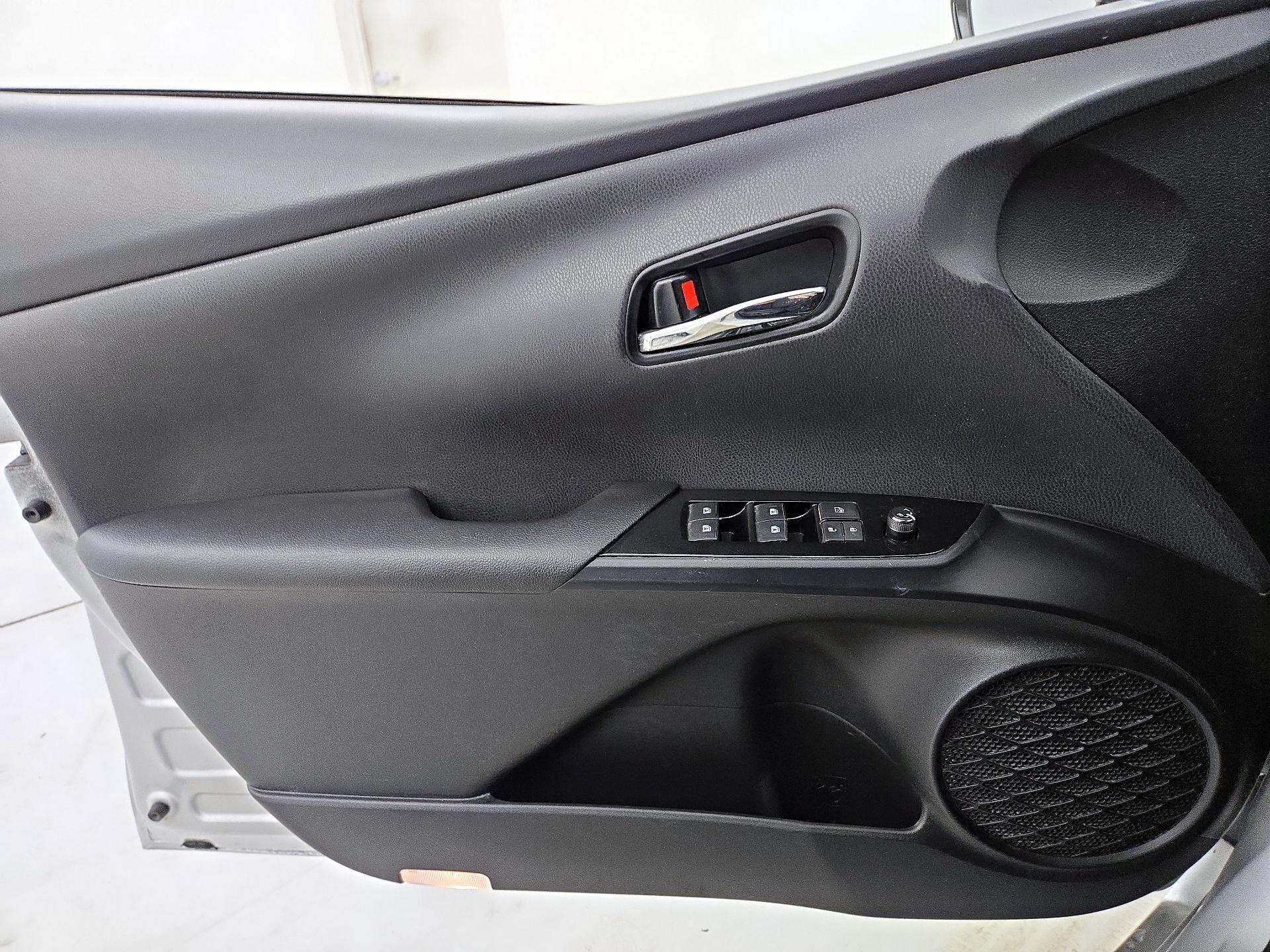 Thumbnail: 2017 Toyota Prius - 12