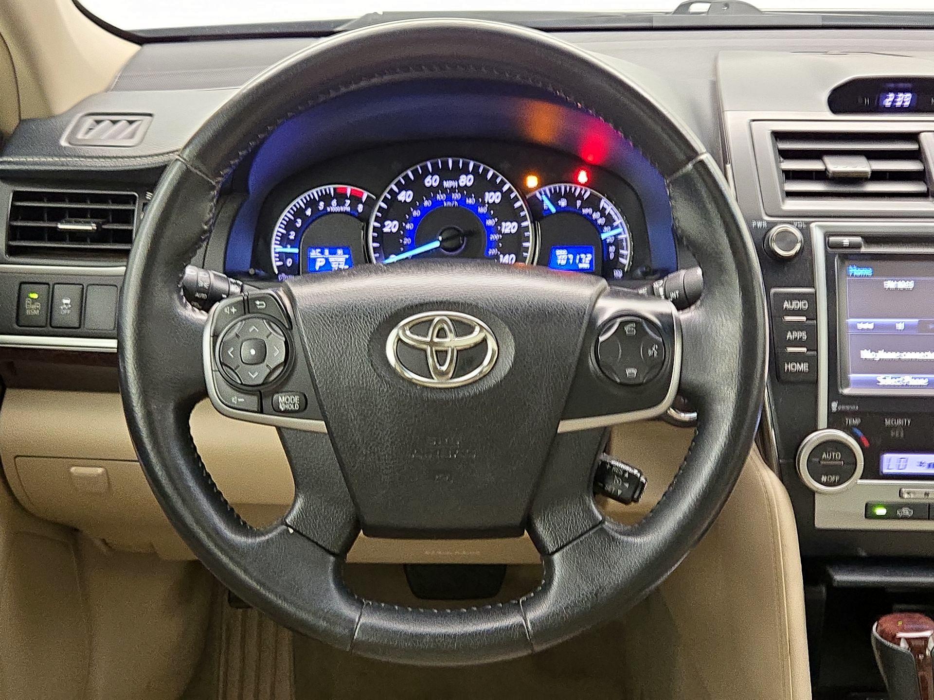 Thumbnail: 2014 Toyota Camry - 10