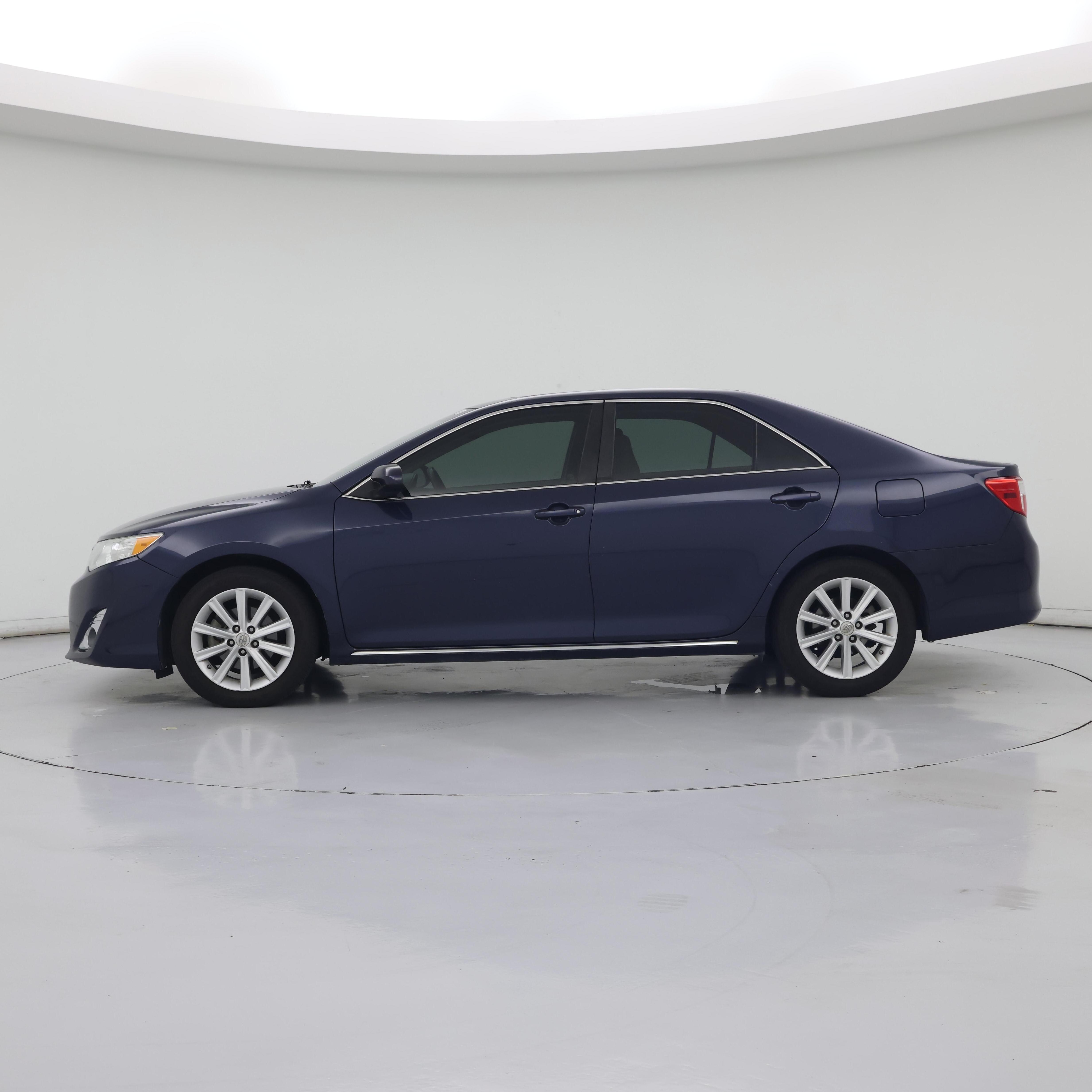 Thumbnail: 2014 Toyota Camry - 3