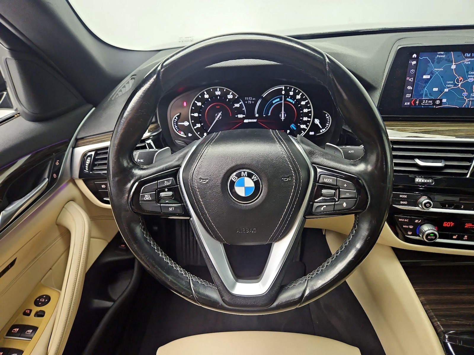 2018 BMW 5 Series 530e - Photo 11