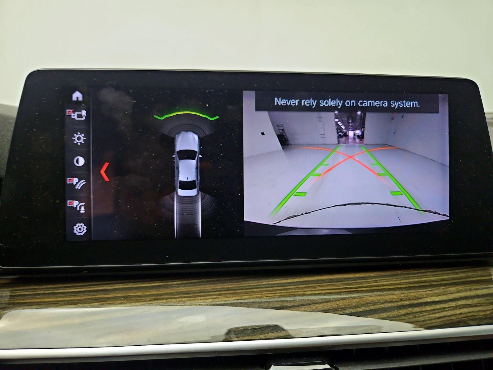 2018 BMW 5 Series 530e - Photo 16
