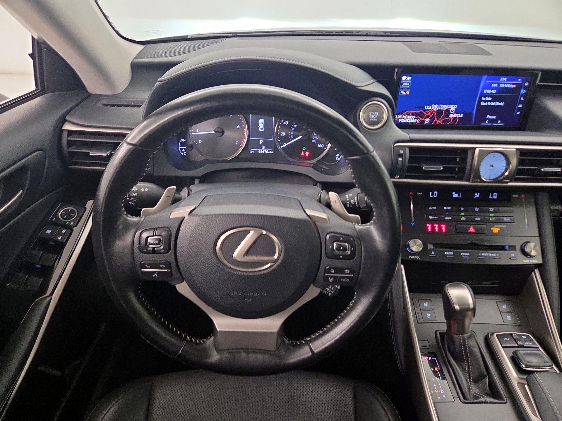 Thumbnail: 2017 Lexus IS - 10