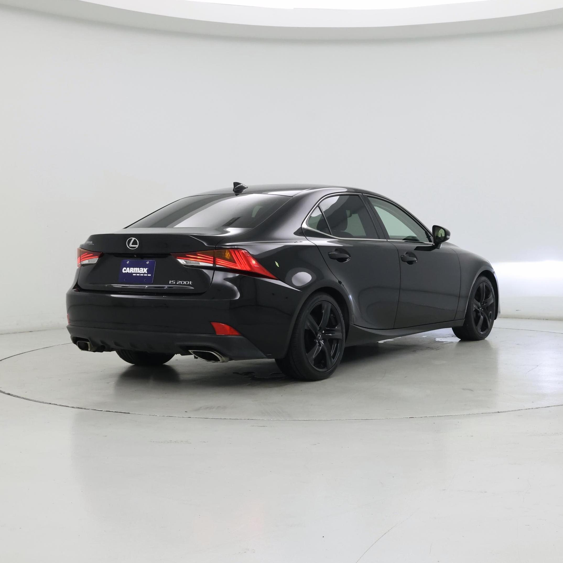 Thumbnail: 2017 Lexus IS - 8
