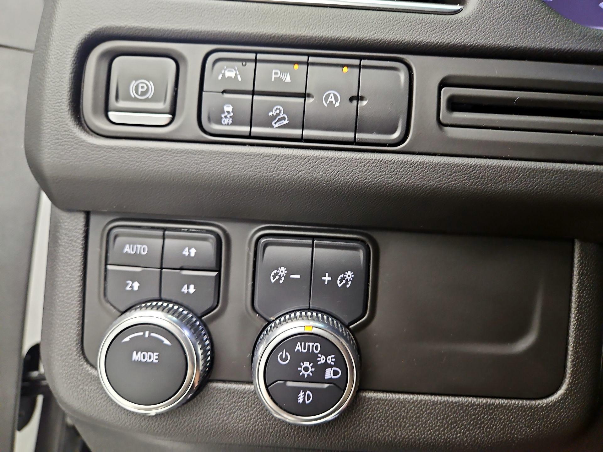 Thumbnail: 2023 GMC Yukon - 13