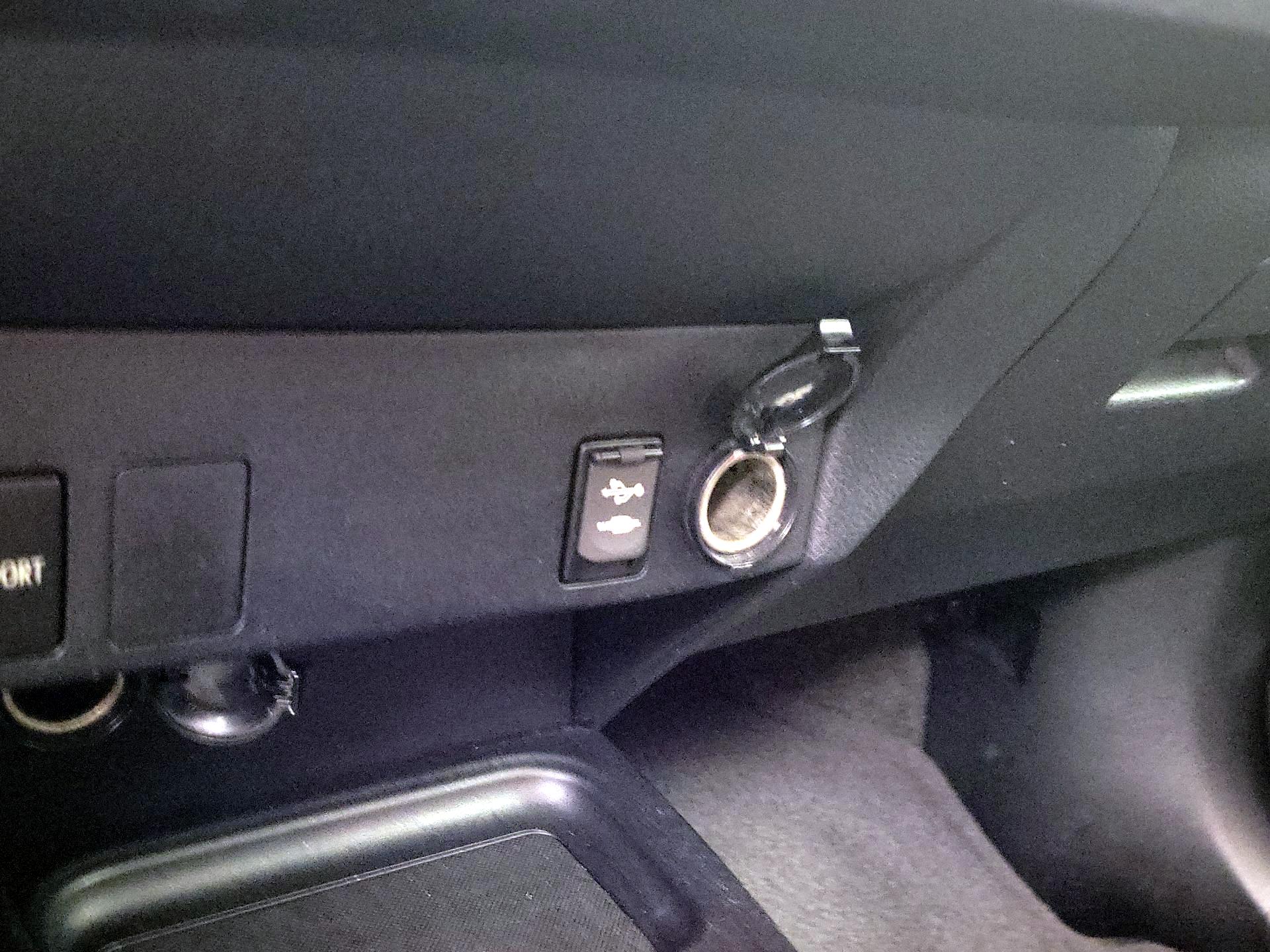 Thumbnail: 2016 Toyota RAV4 - 18