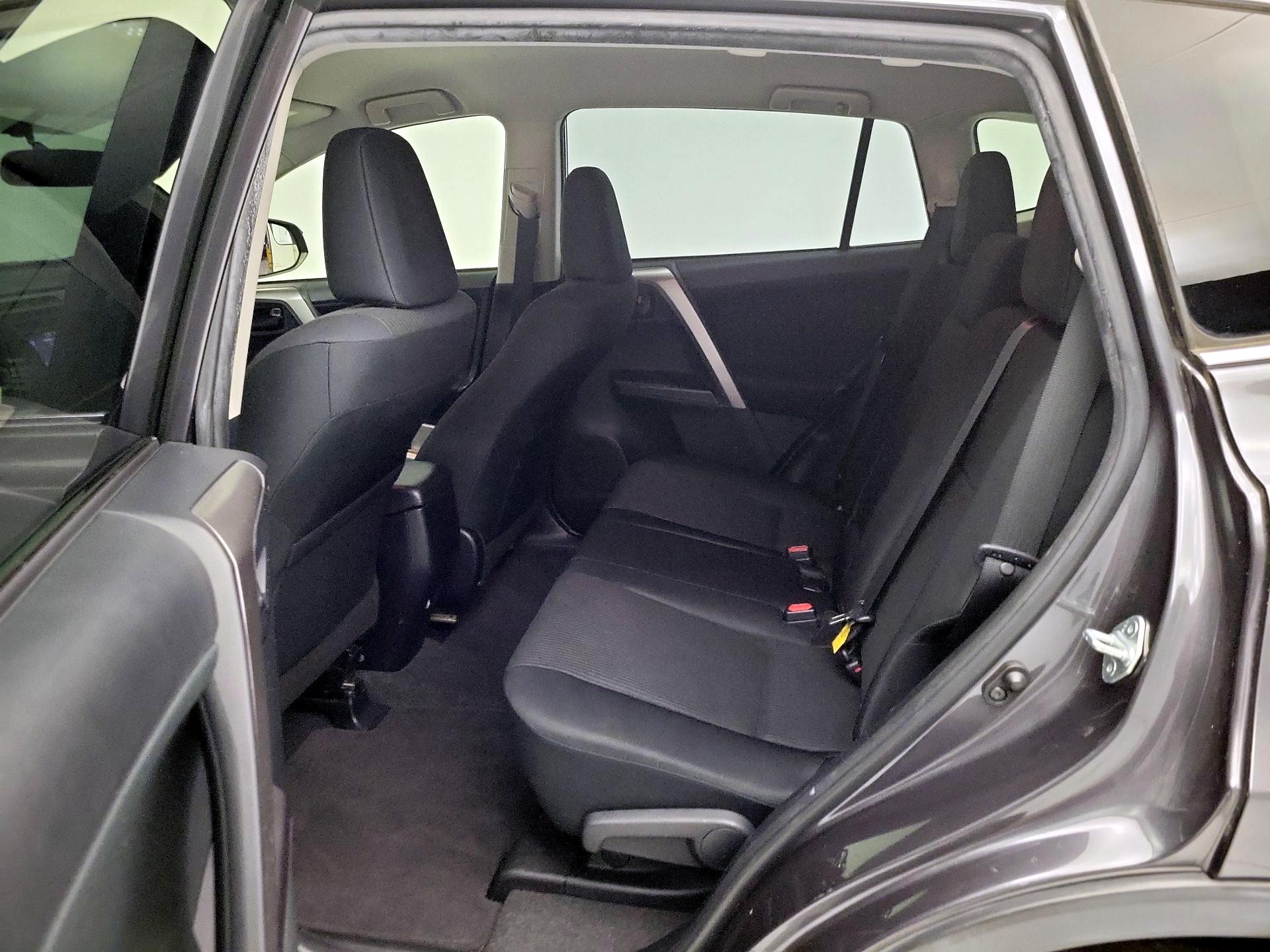 Thumbnail: 2016 Toyota RAV4 - 19