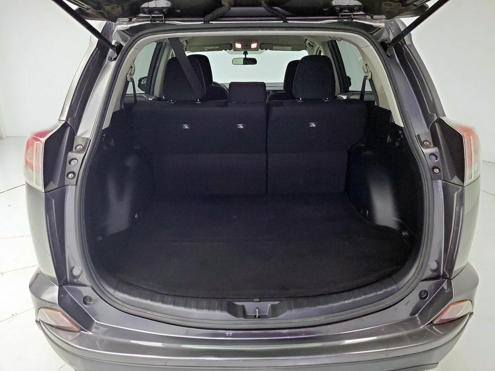 Thumbnail: 2016 Toyota RAV4 - 20