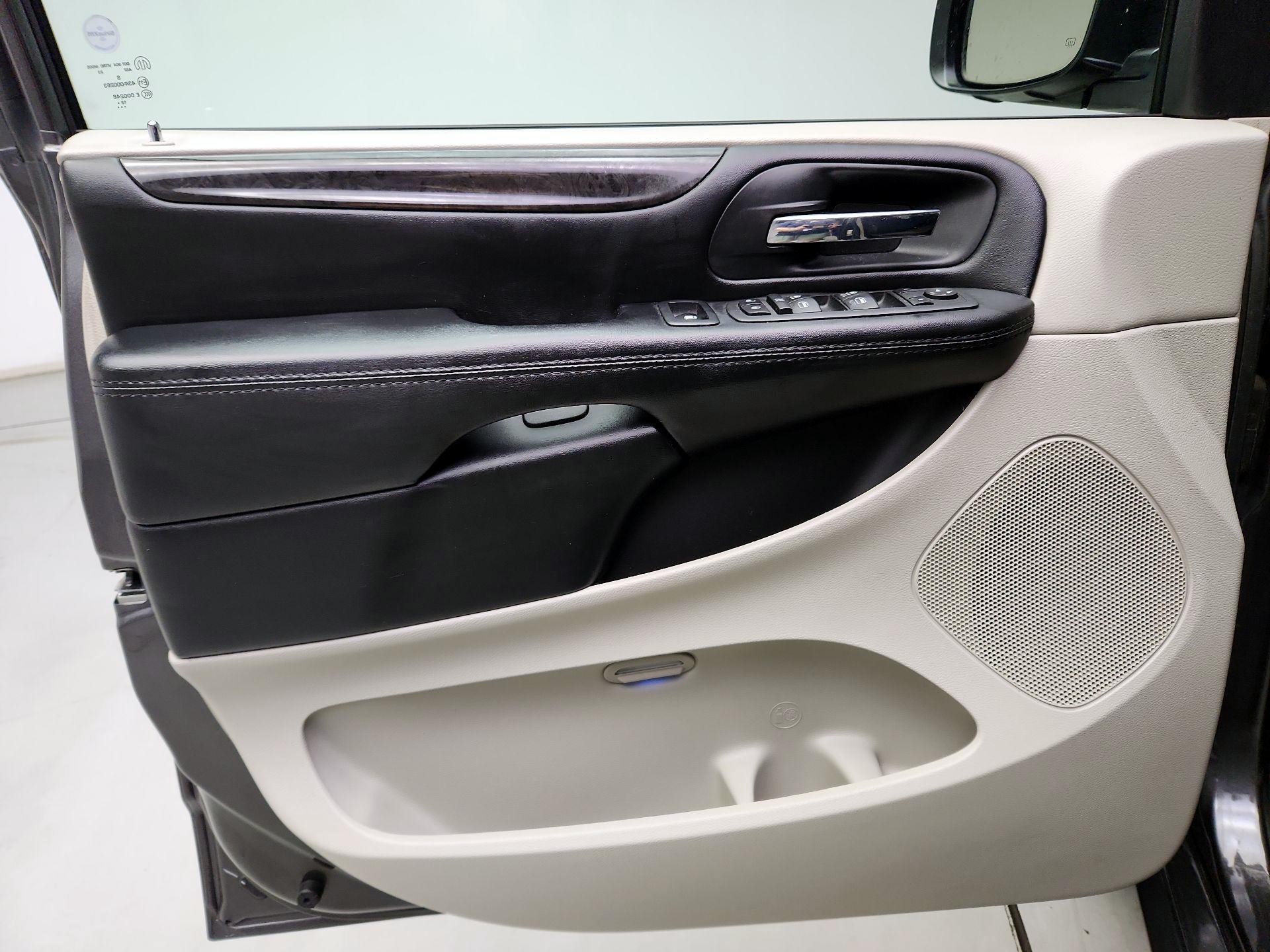 Thumbnail: 2020 Dodge Grand Caravan - 10