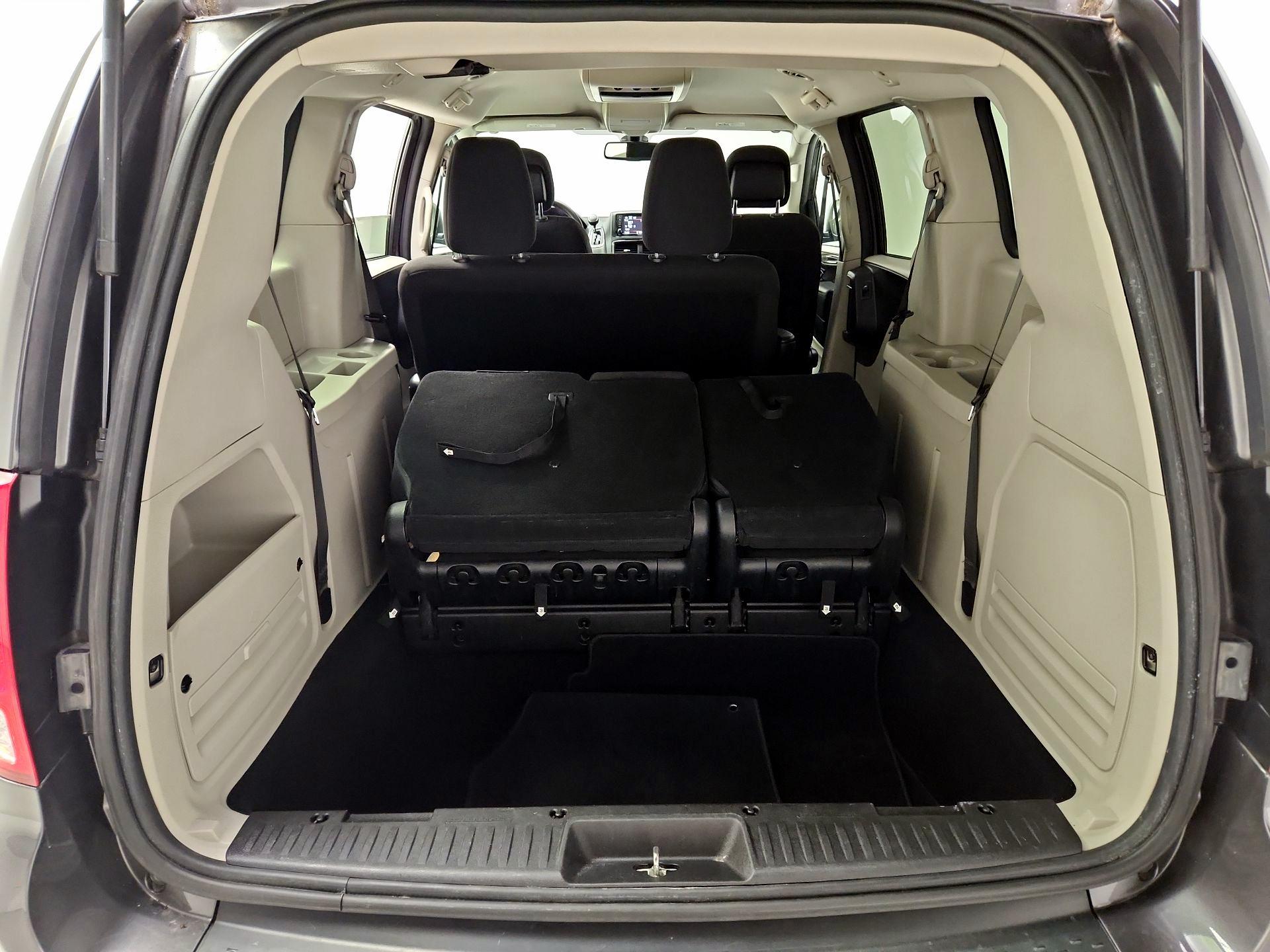 Thumbnail: 2020 Dodge Grand Caravan - 20