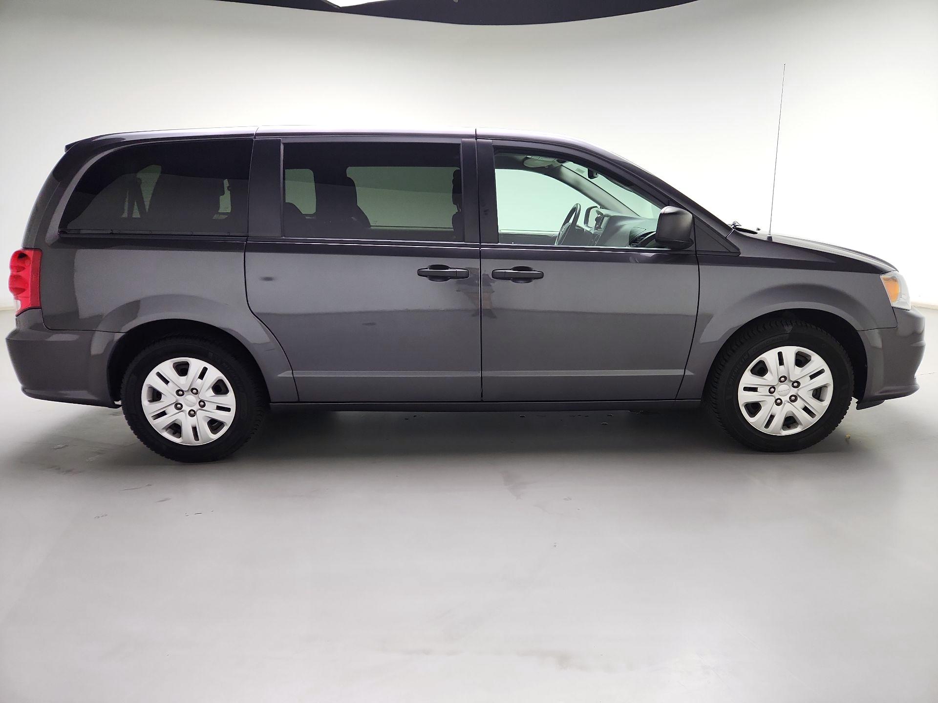 Thumbnail: 2020 Dodge Grand Caravan - 4