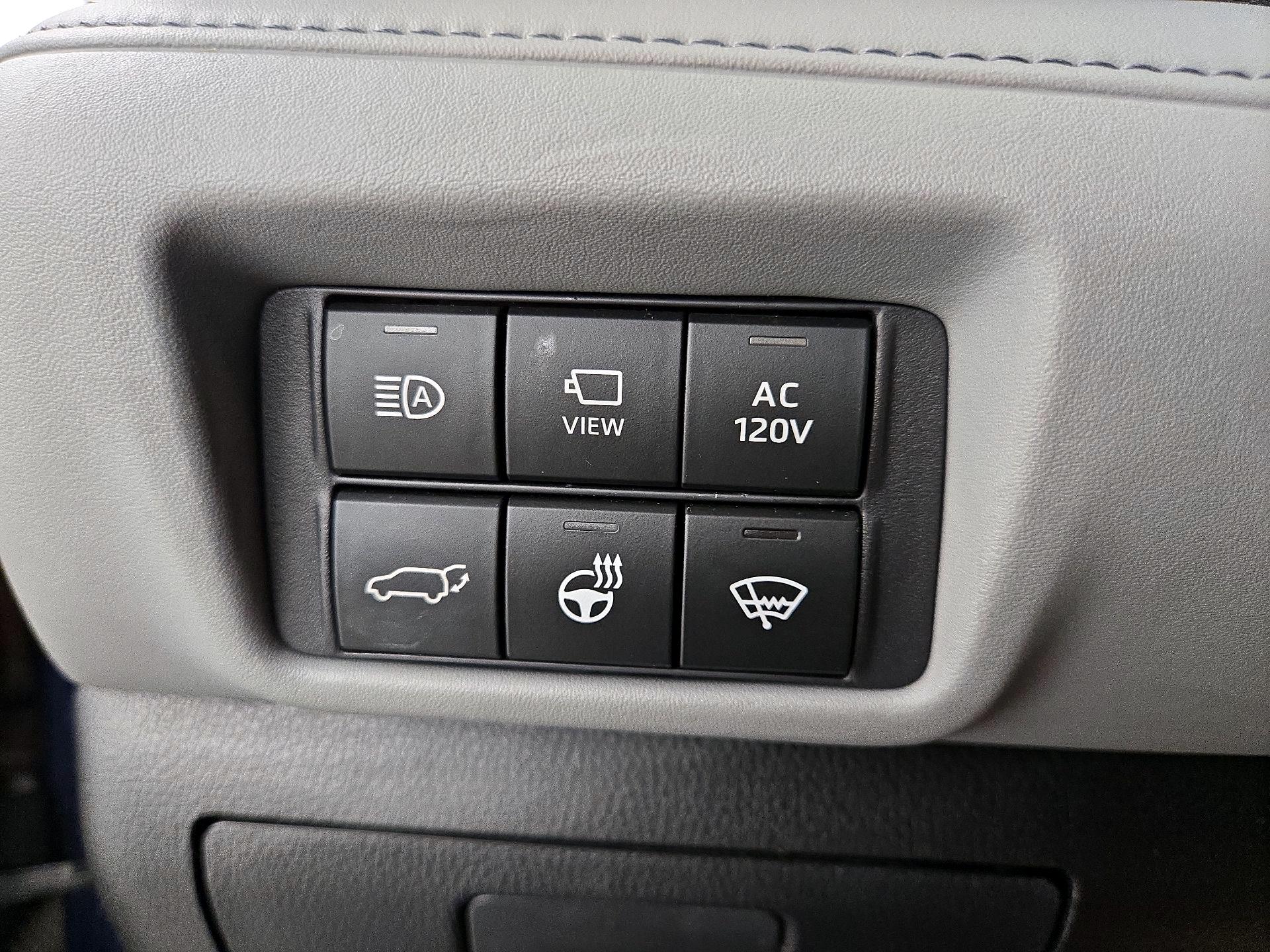 Thumbnail: 2020 Toyota Highlander - 13