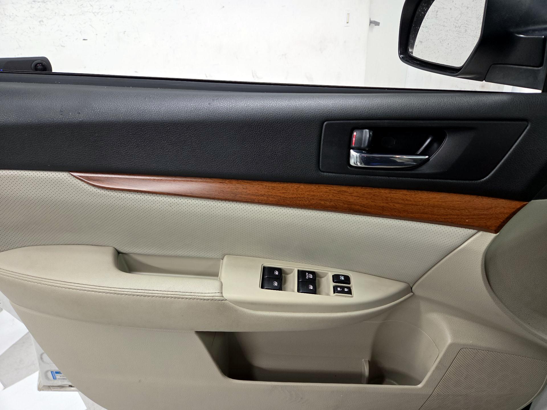 Thumbnail: 2014 Subaru Outback - 12