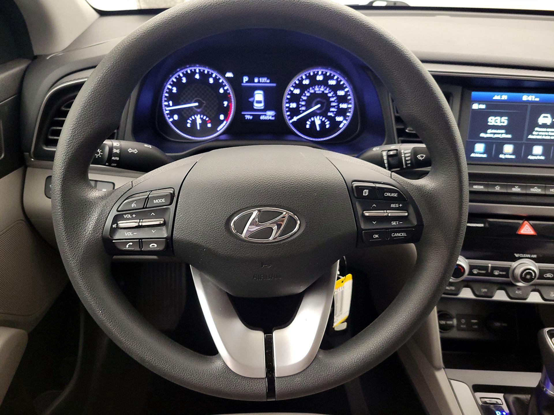 Thumbnail: 2020 Hyundai Elantra - 10