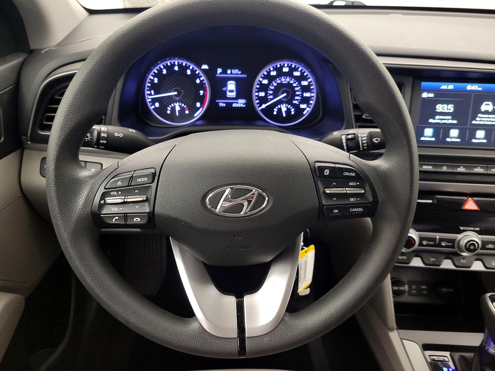 2020 Hyundai Elantra SEL - Photo 11