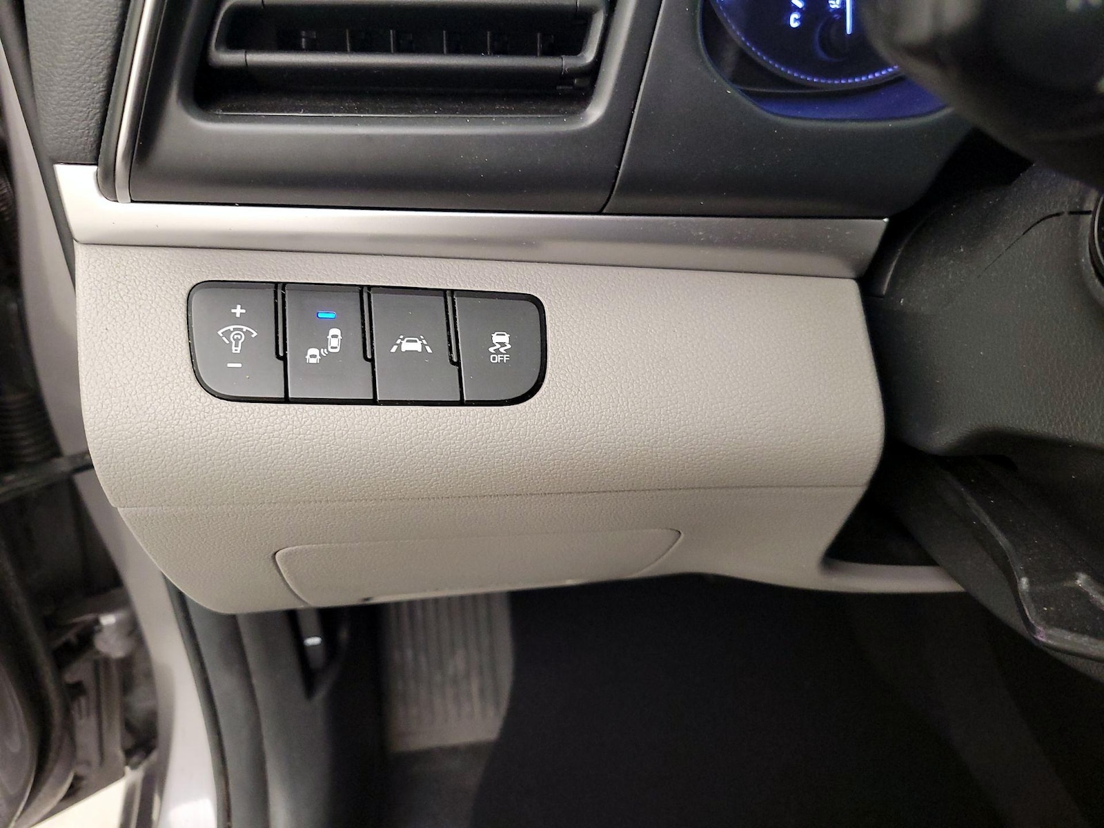 2020 Hyundai Elantra SEL - Photo 14