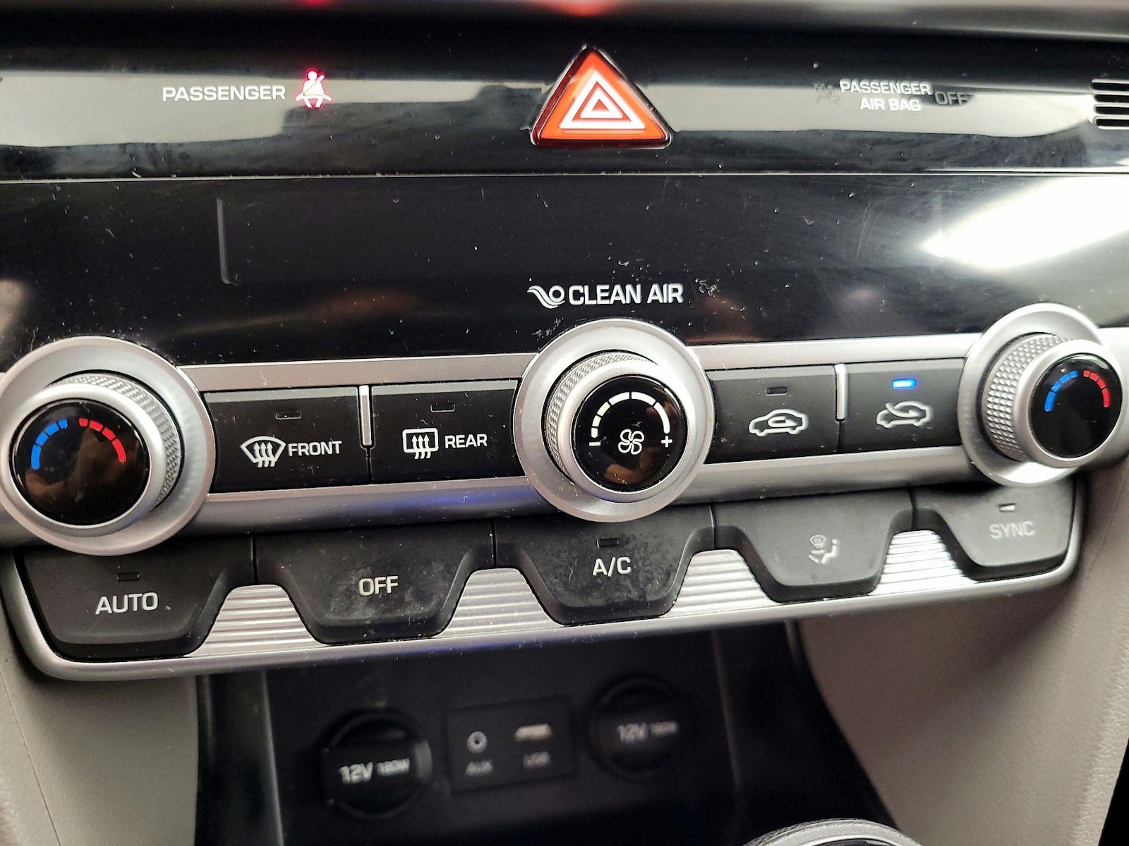 2020 Hyundai Elantra SEL - Photo 17